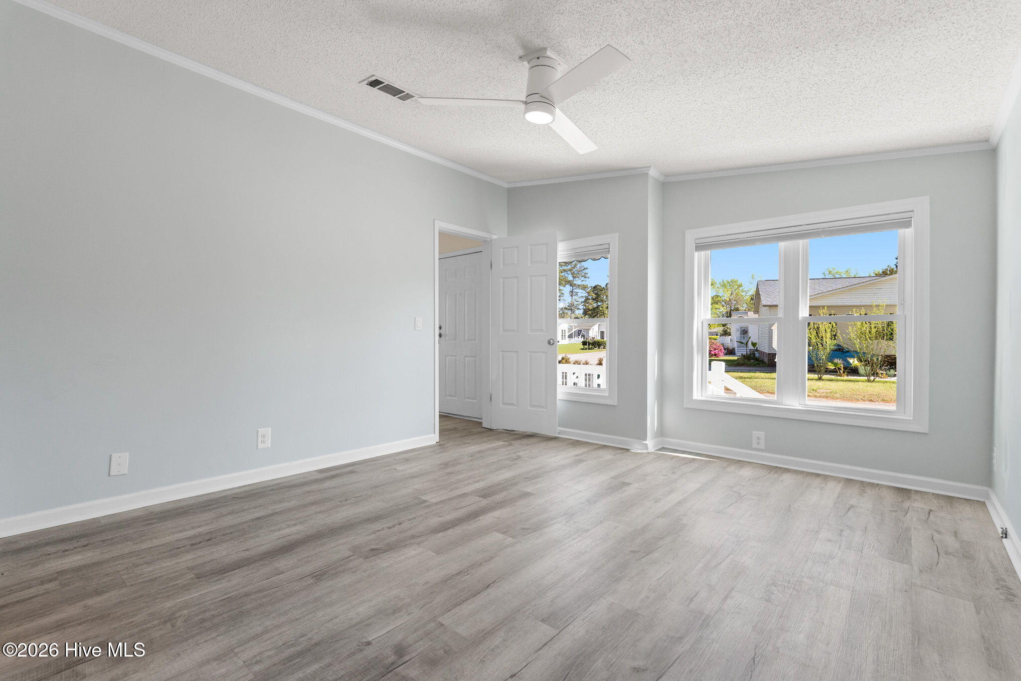 100555221 | Photo 32