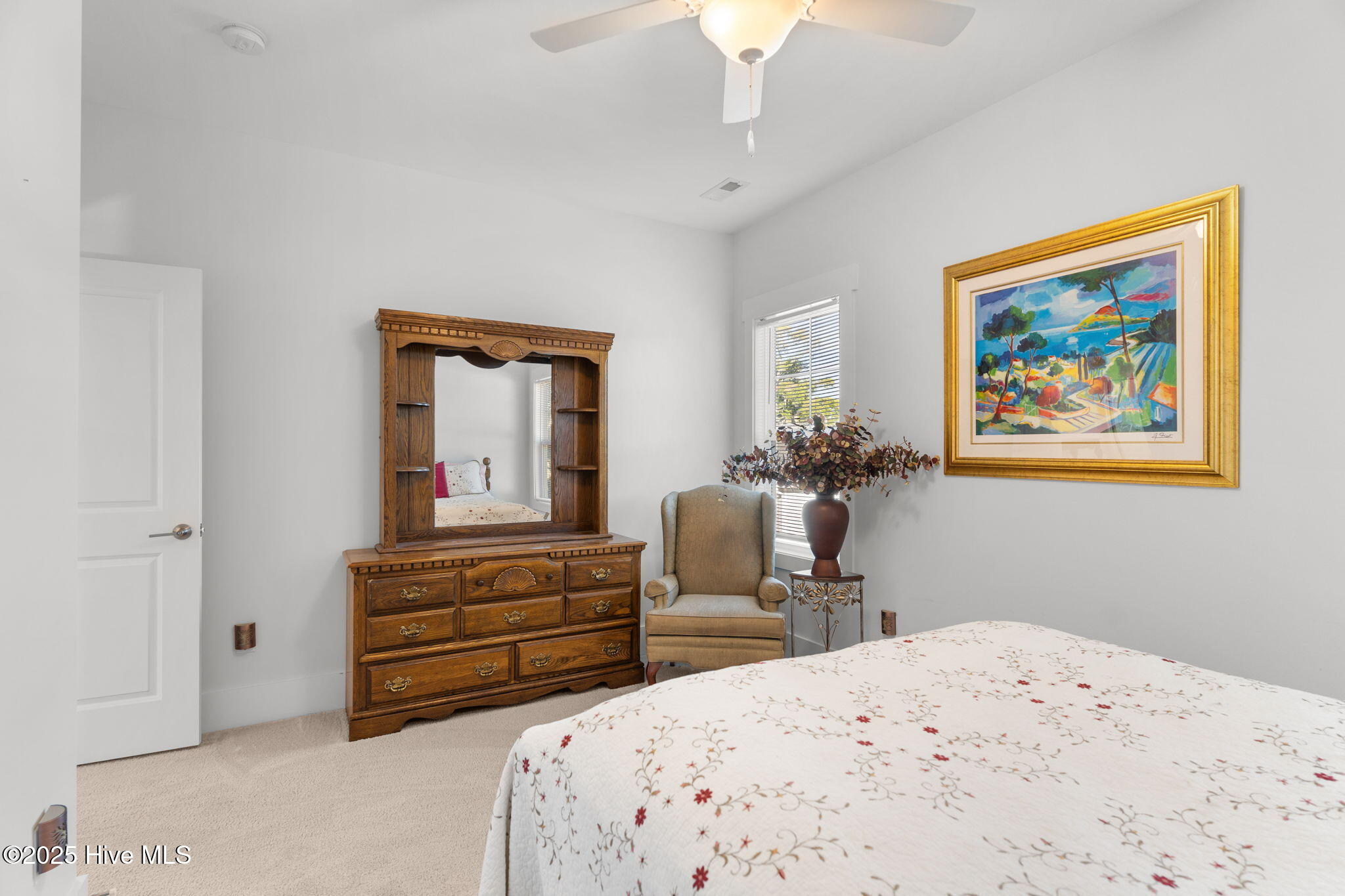 100536437 | Photo 30