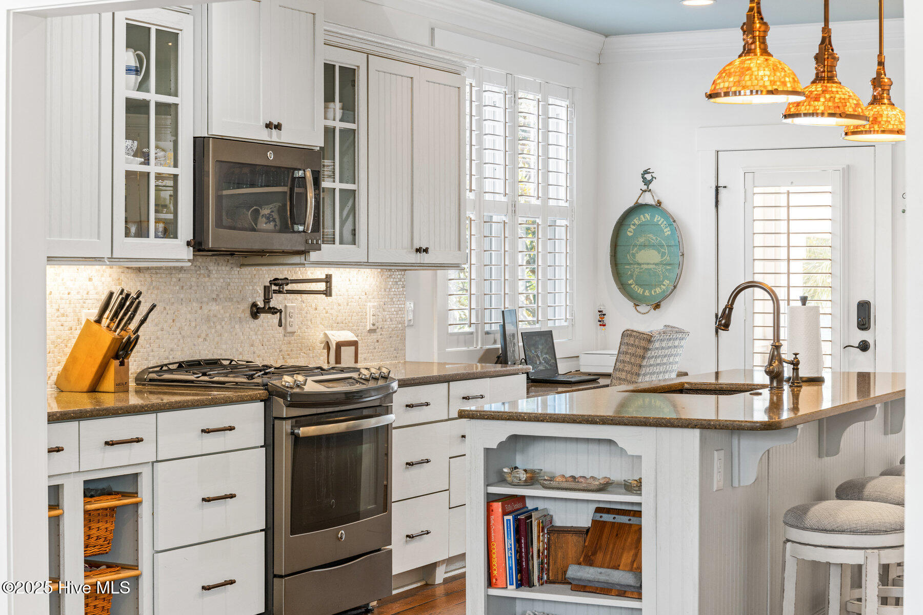 100544717 | Photo 20