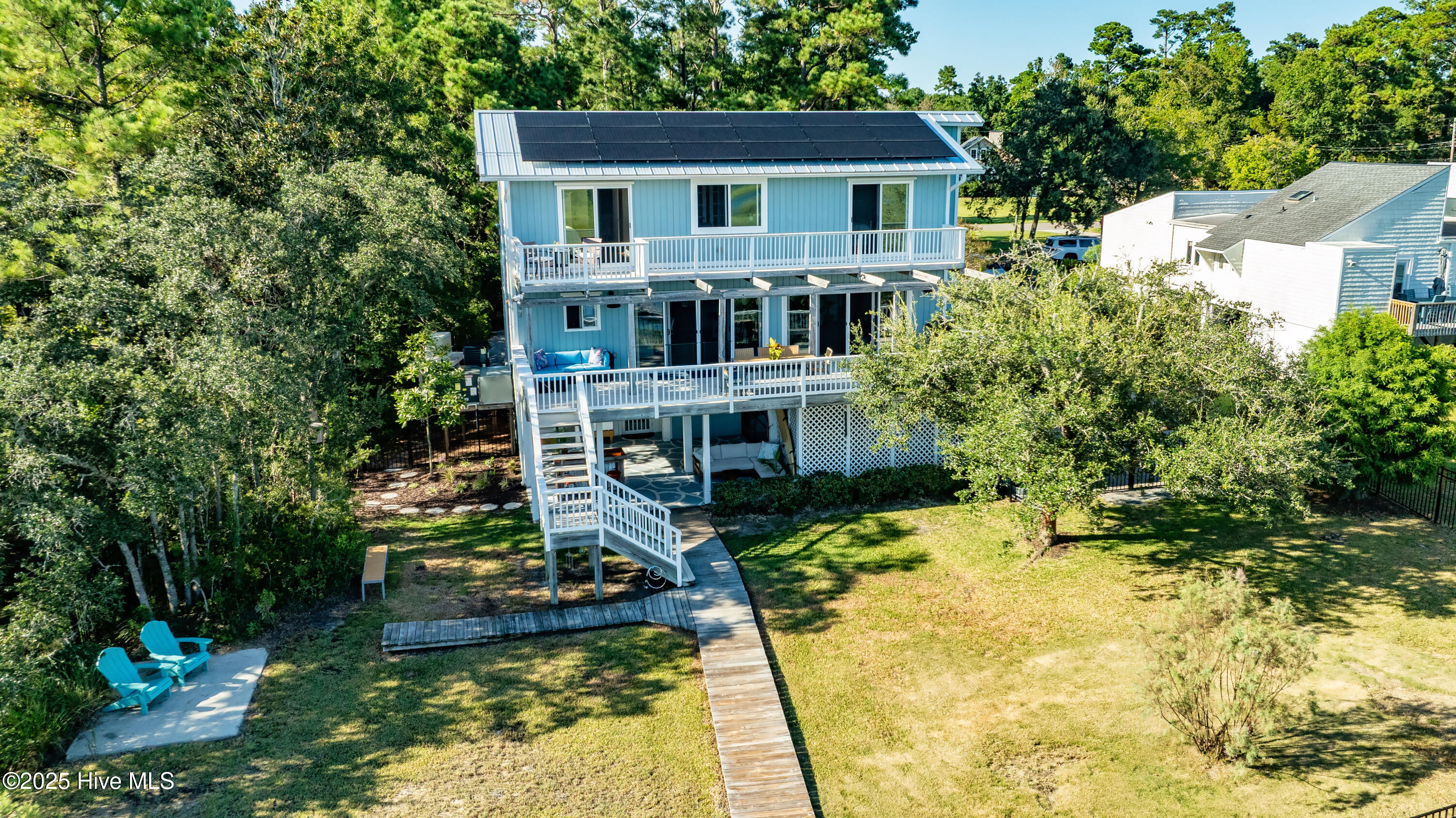 100540889 | Photo 47