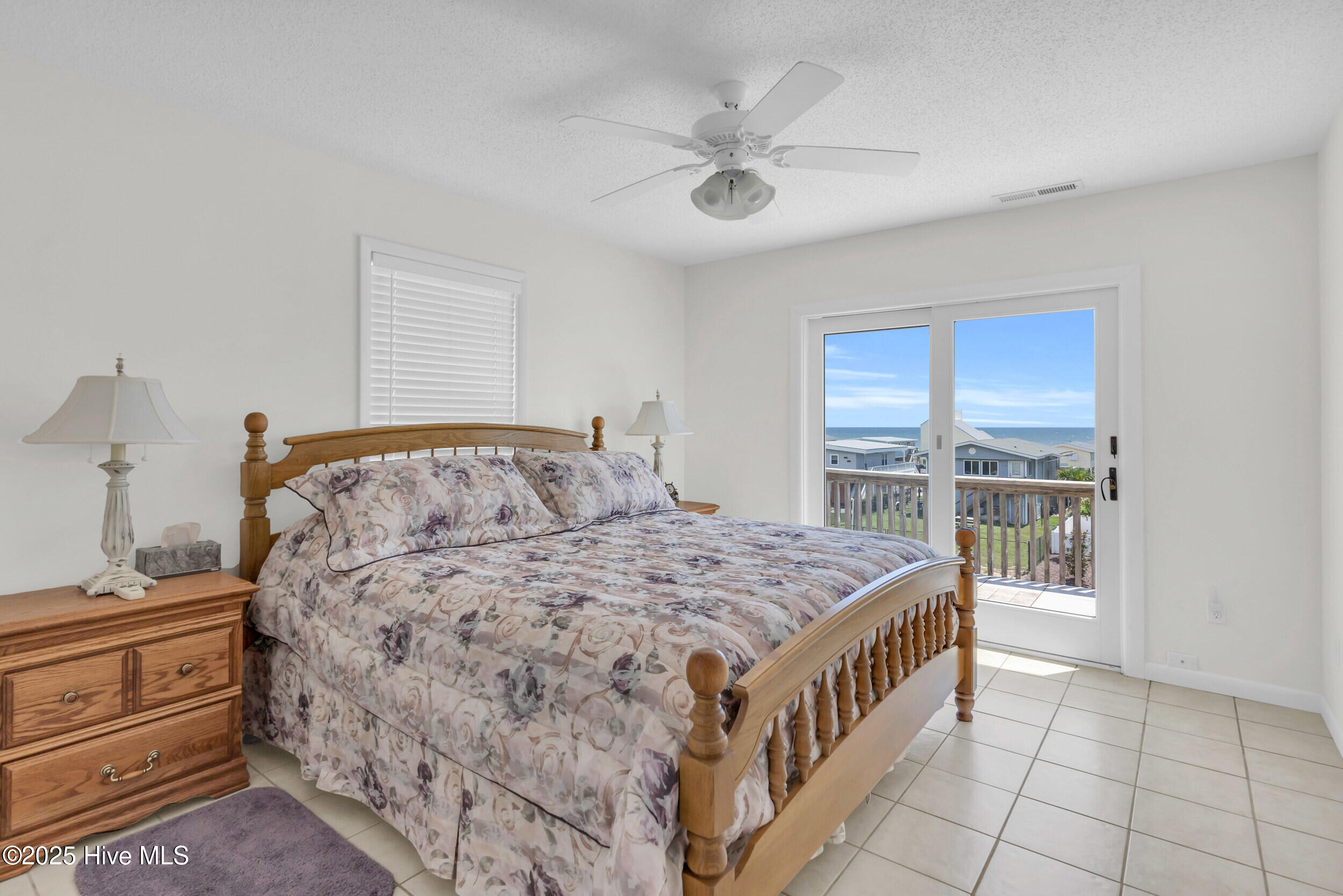 100521626 | Photo 35