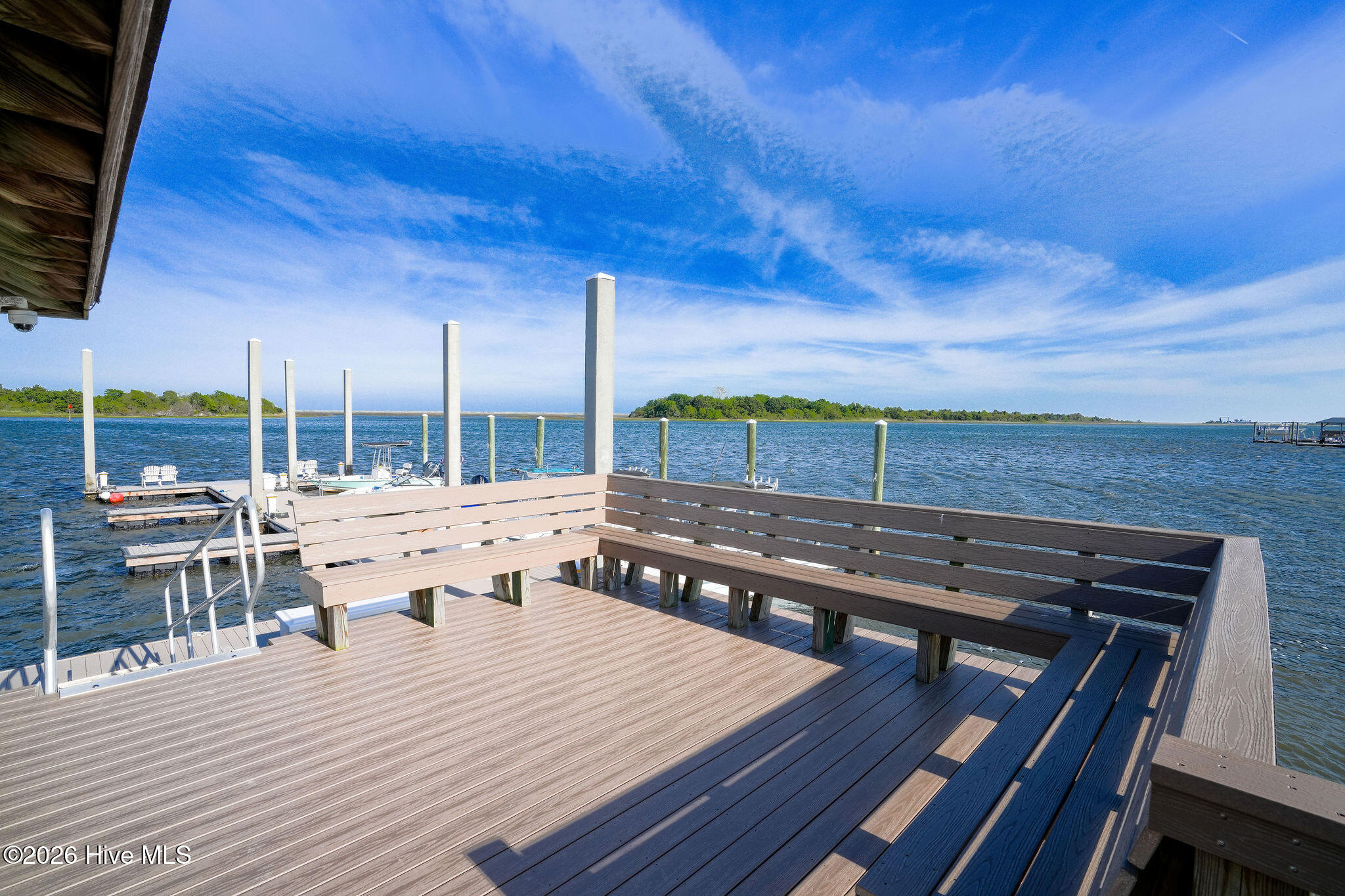 100567317 | Photo 84