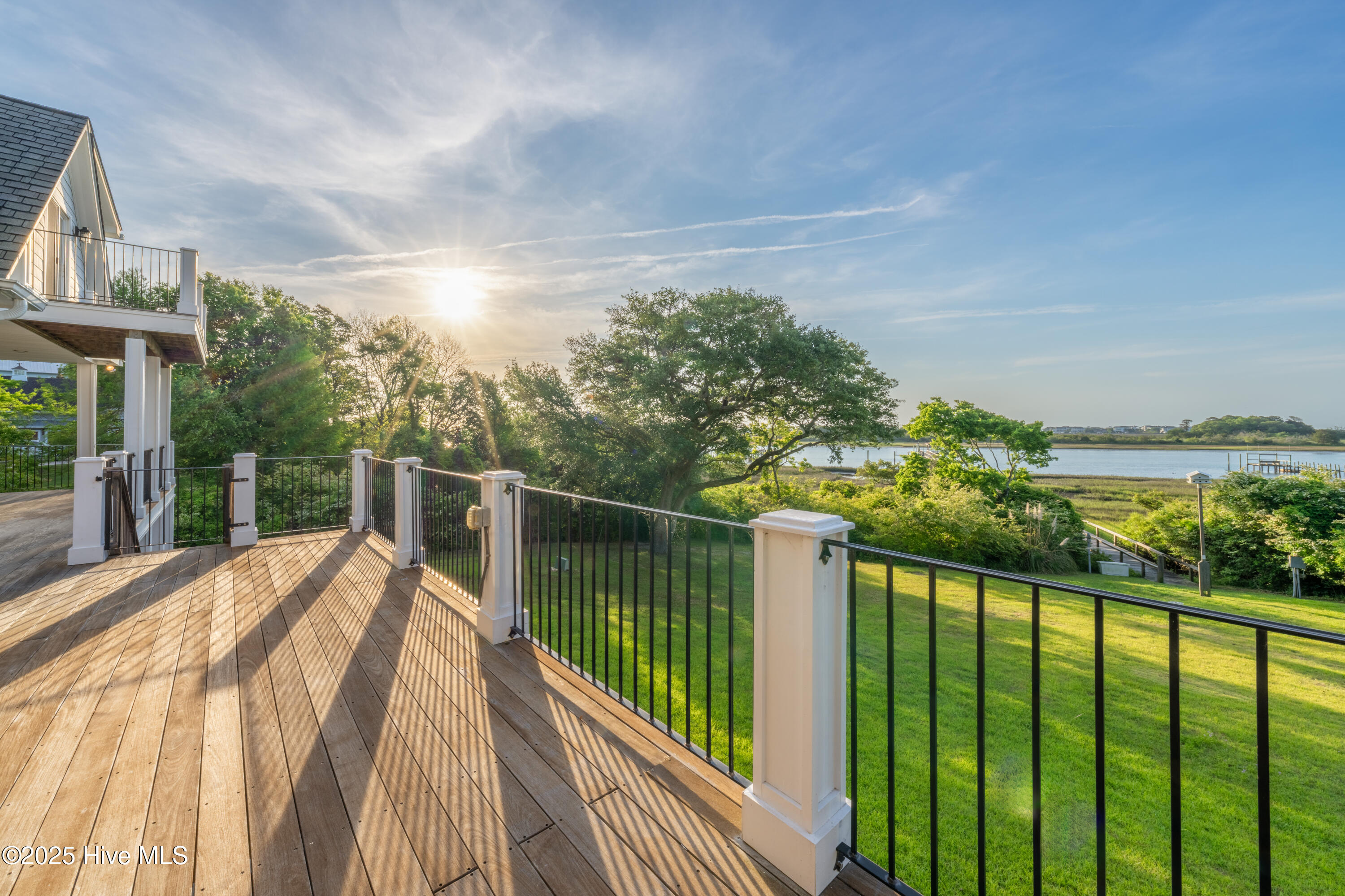 100506223 | Photo 40