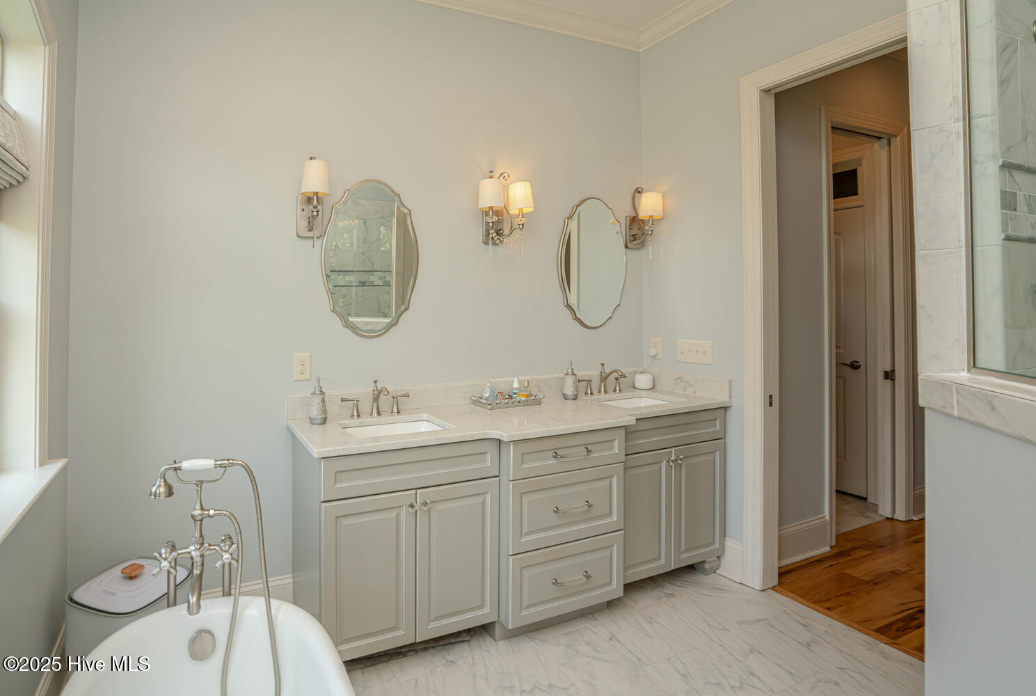 100514685 | Photo 31