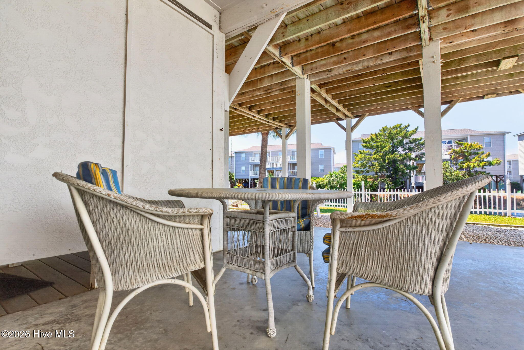 100566511 | Photo 47