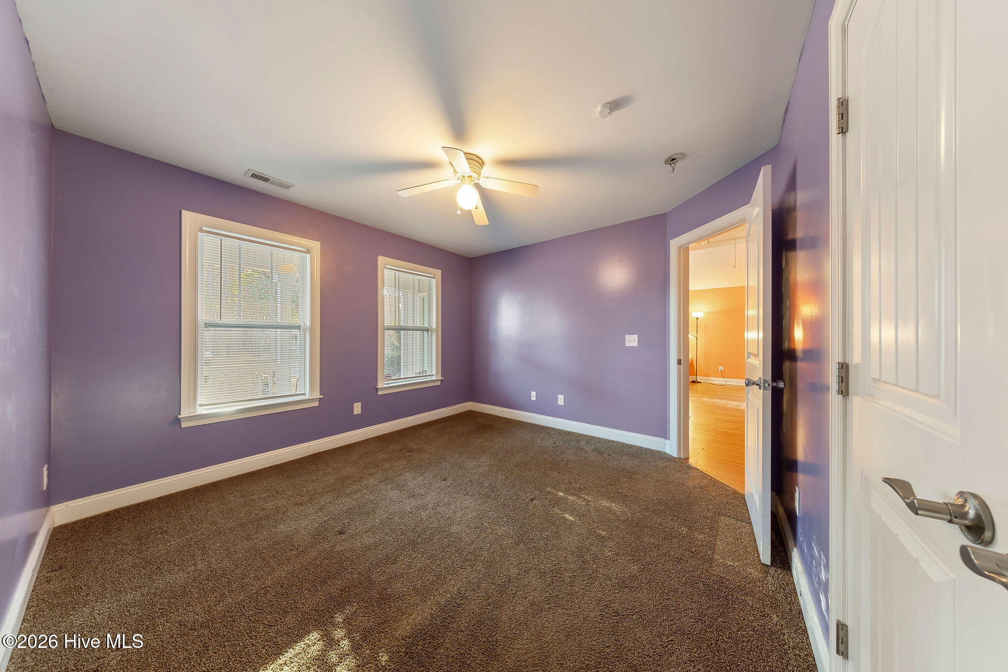 100548212 | Photo 12