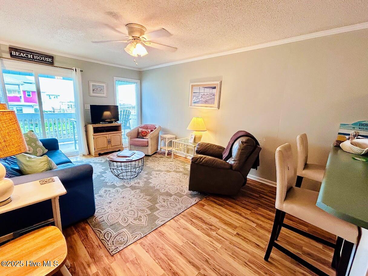 918 Carolina Beach Avenue N 2b, Carolina Beach, NC 28428 – photo 11: 918 CB Ave N 2B liv1