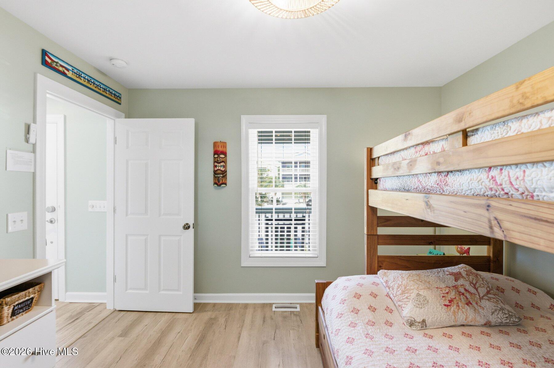 100570503 | Photo 39