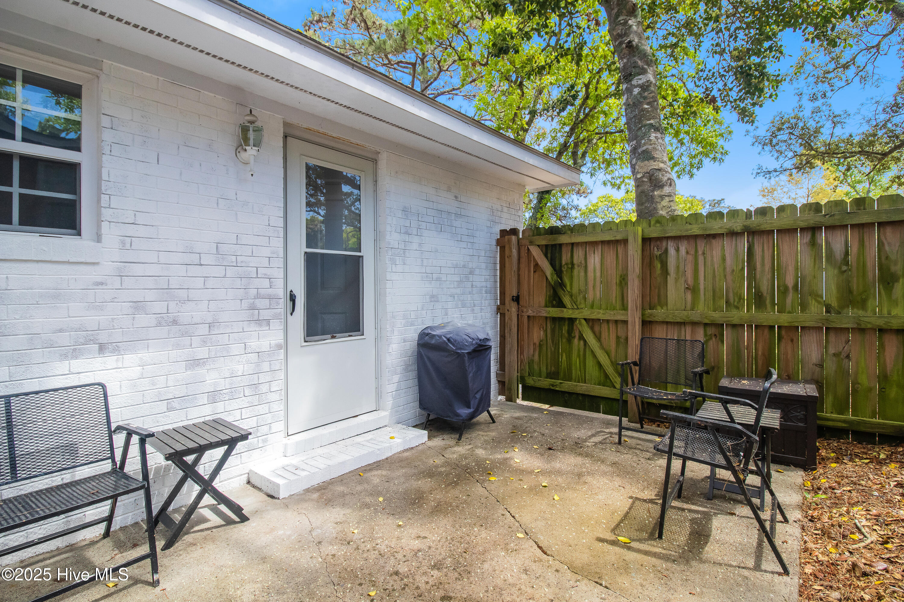 100550587 | Photo 23