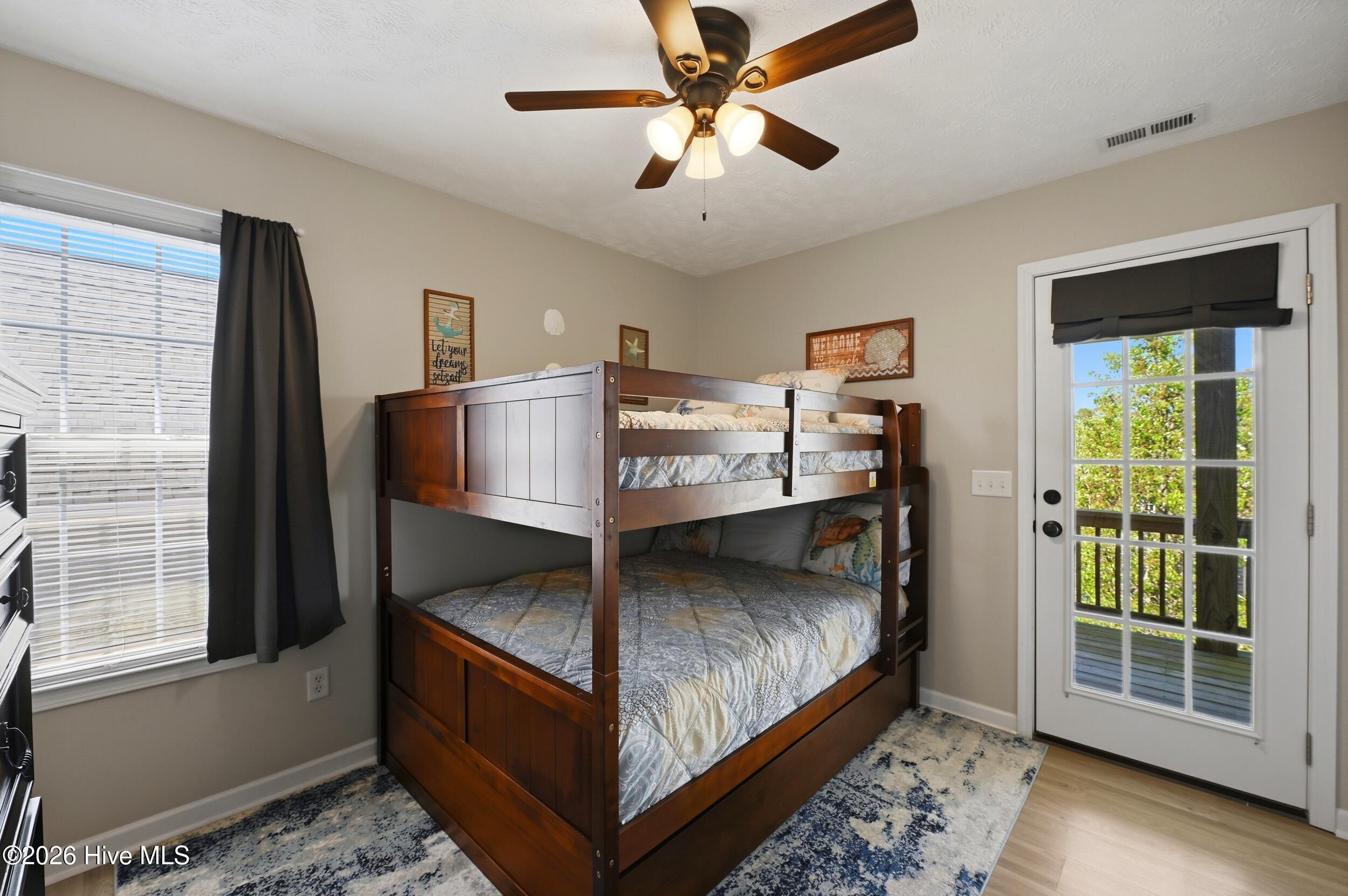 100565799 | Photo 19