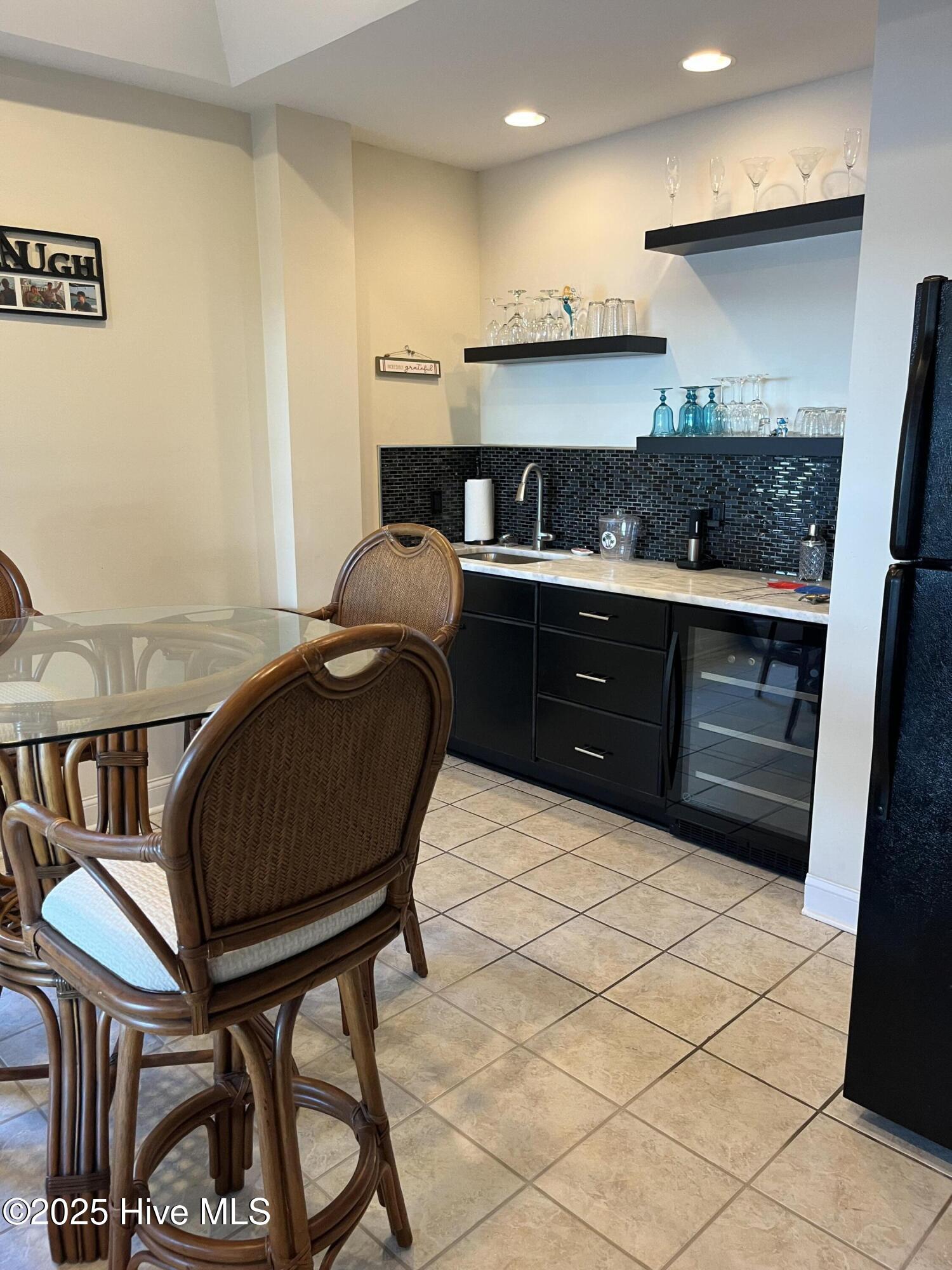 100540597 | Photo 11