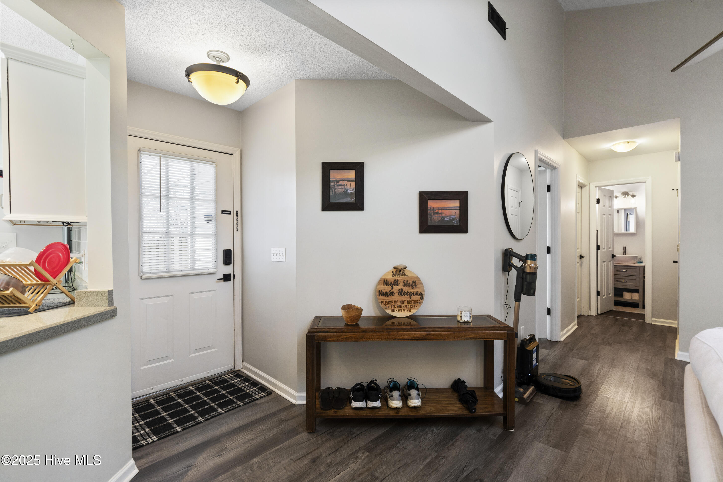 100487076 | Photo 11