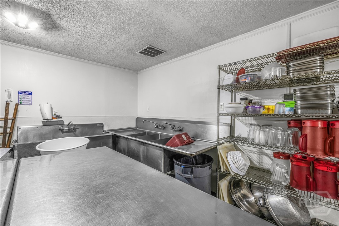 697 W Cherry Street, Jesup, GA, 31545