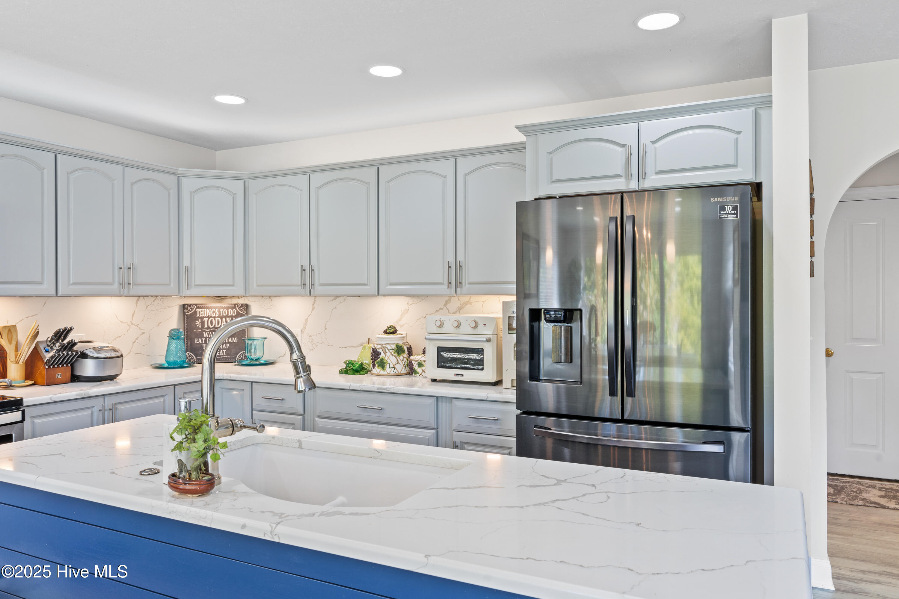 100548796 | Photo 29