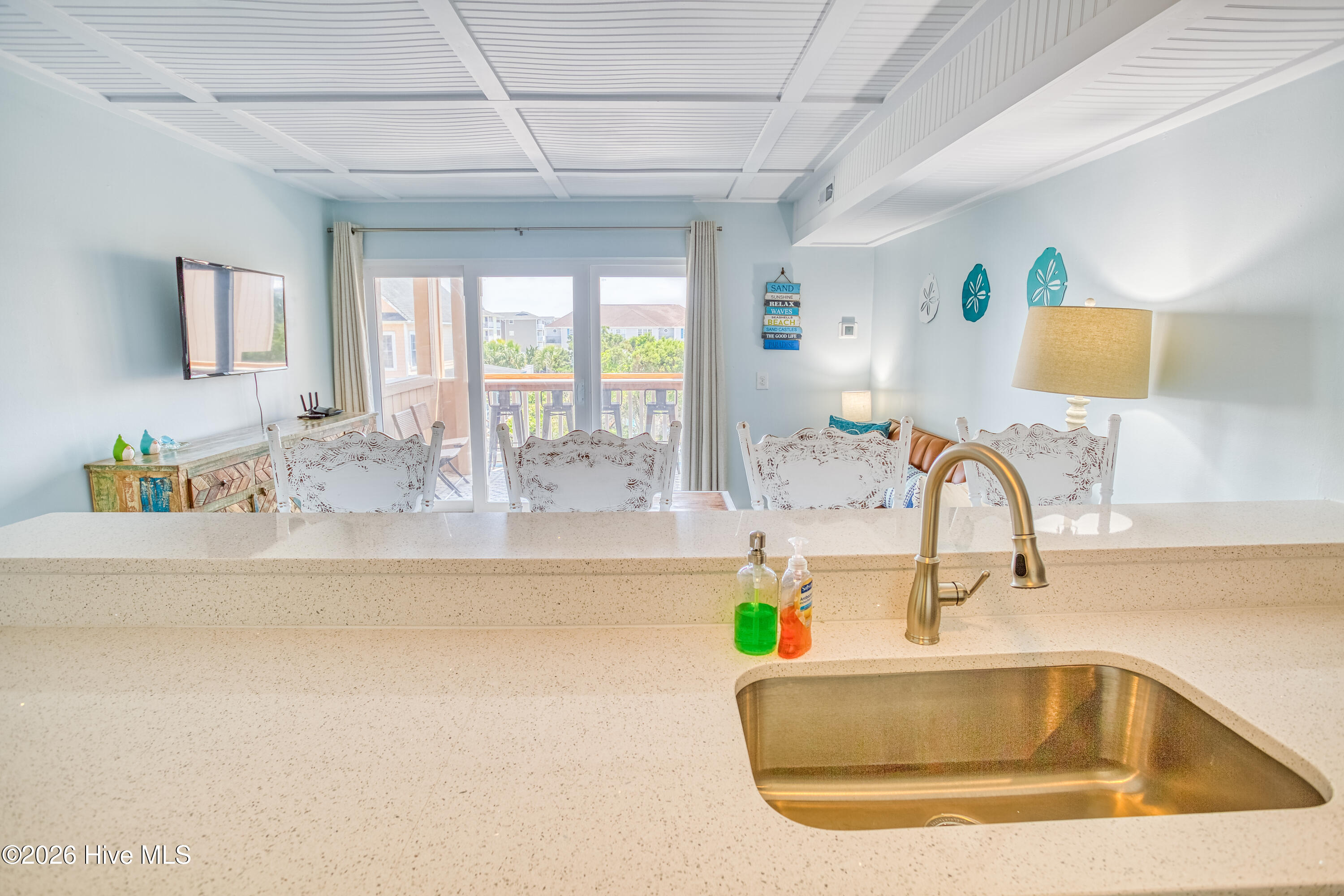 100558011 | Photo 13