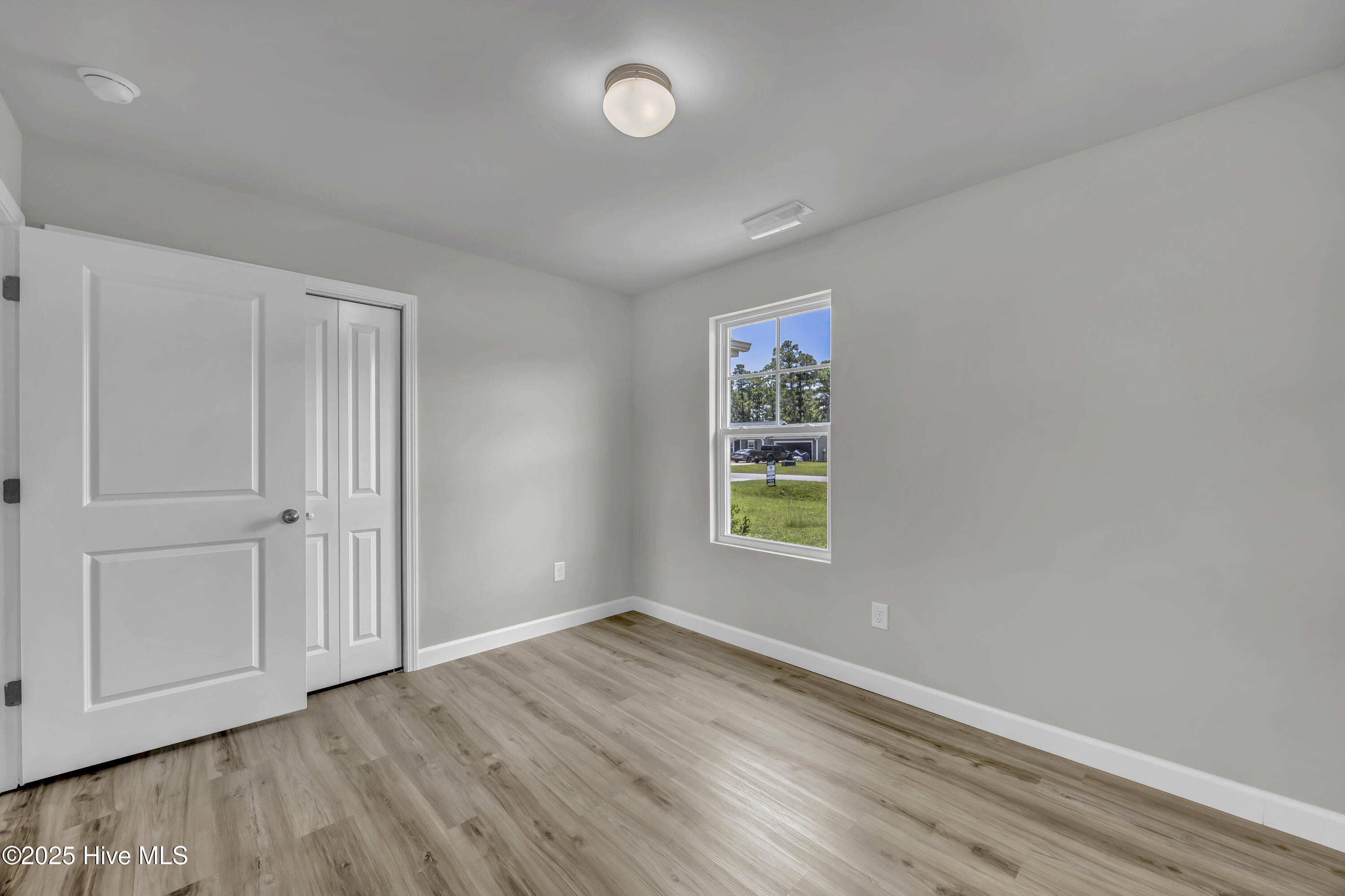 100518131 | Photo 22