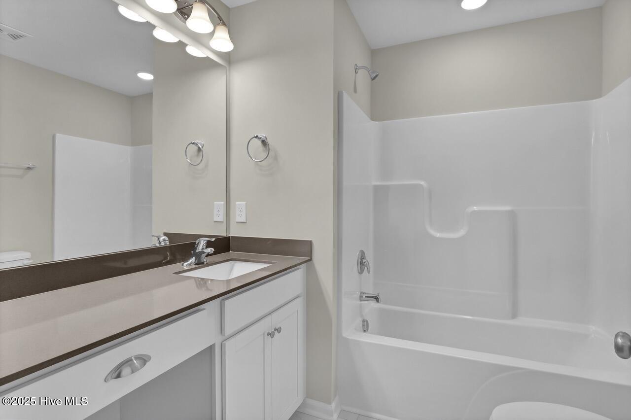 100543340 | Photo 38