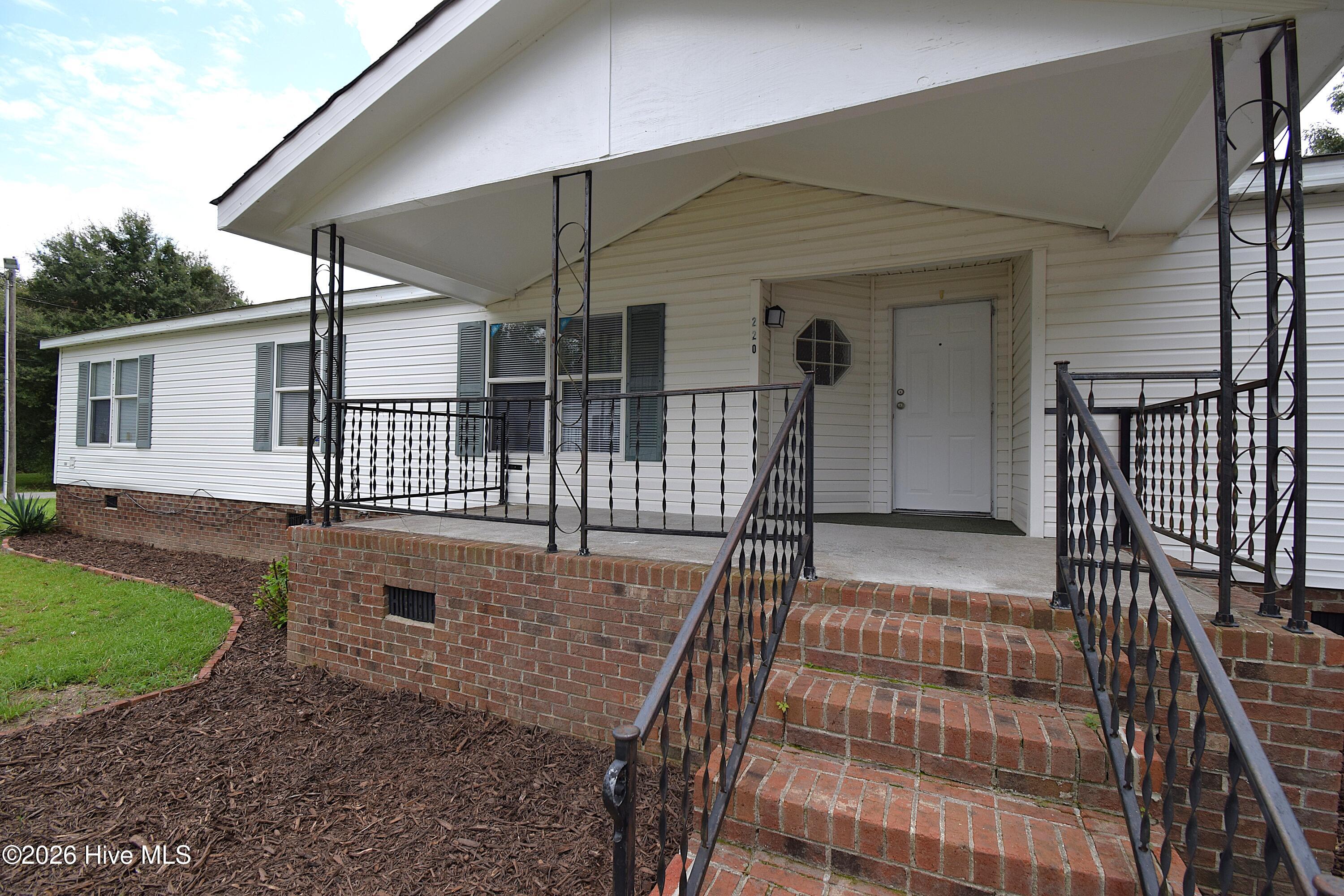2nd image of 220 Main St, Grifton, NC 28530 | MLS# 100595301