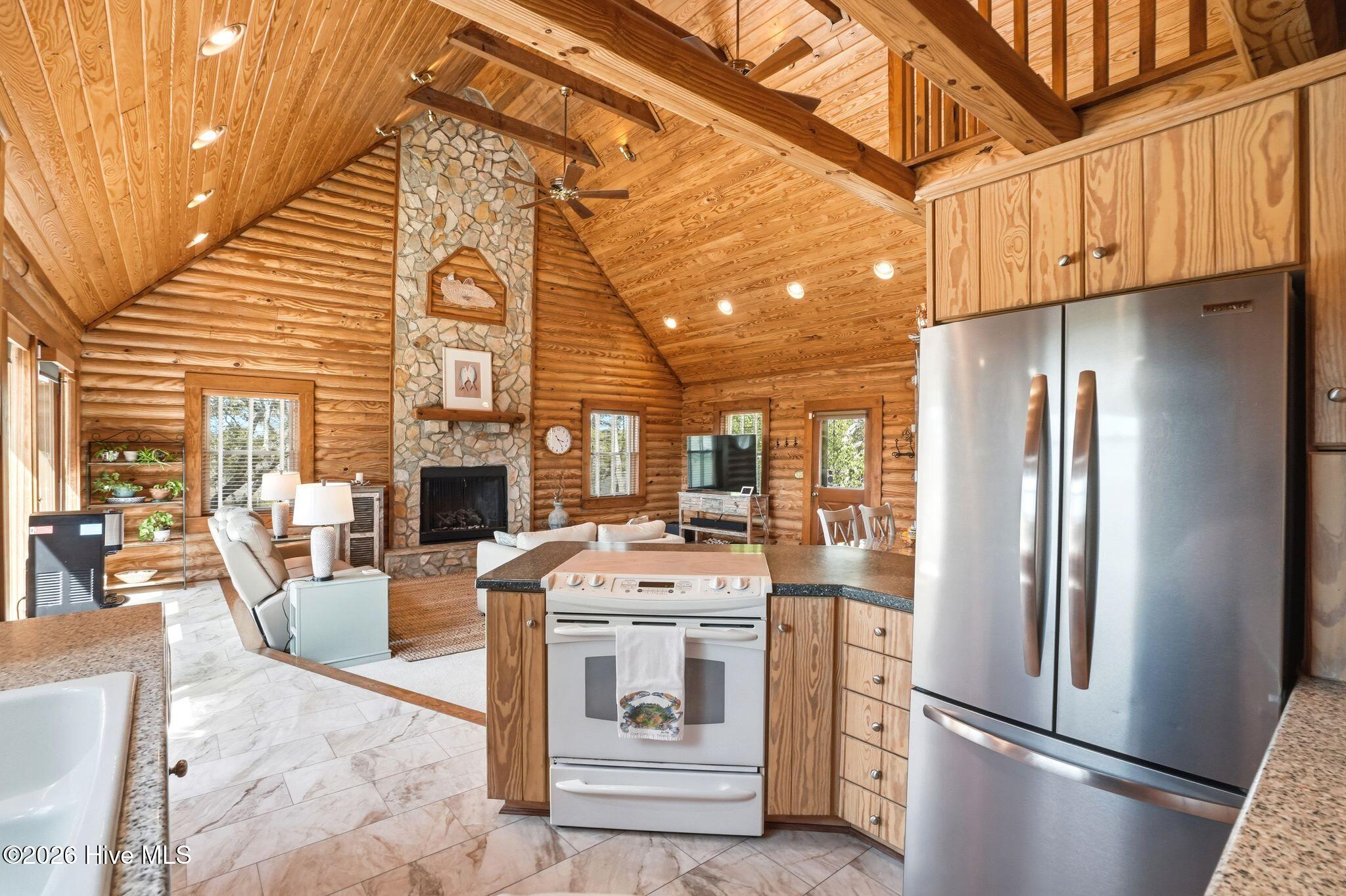 100565055 | Photo 26