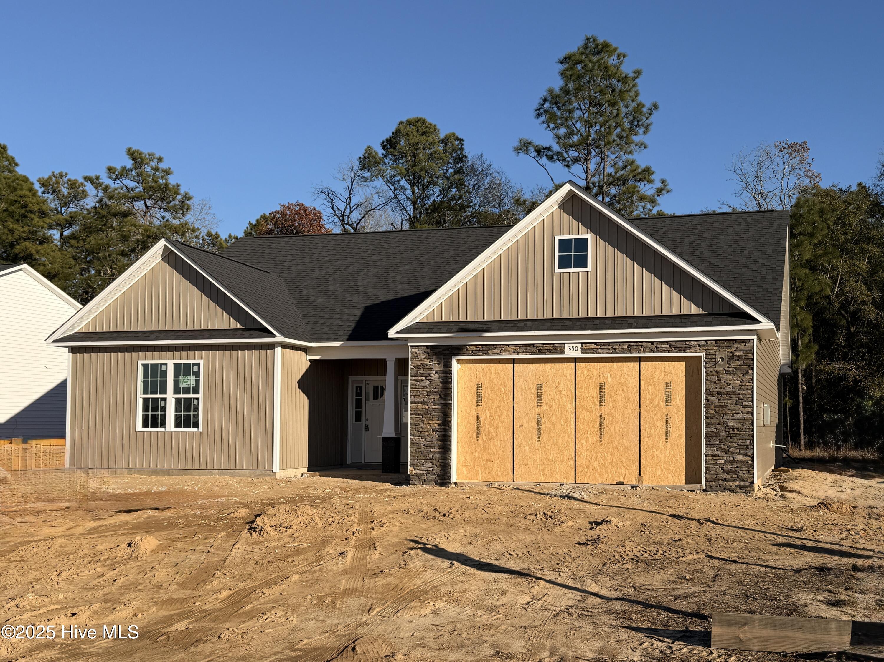 350 Sacksonia Street