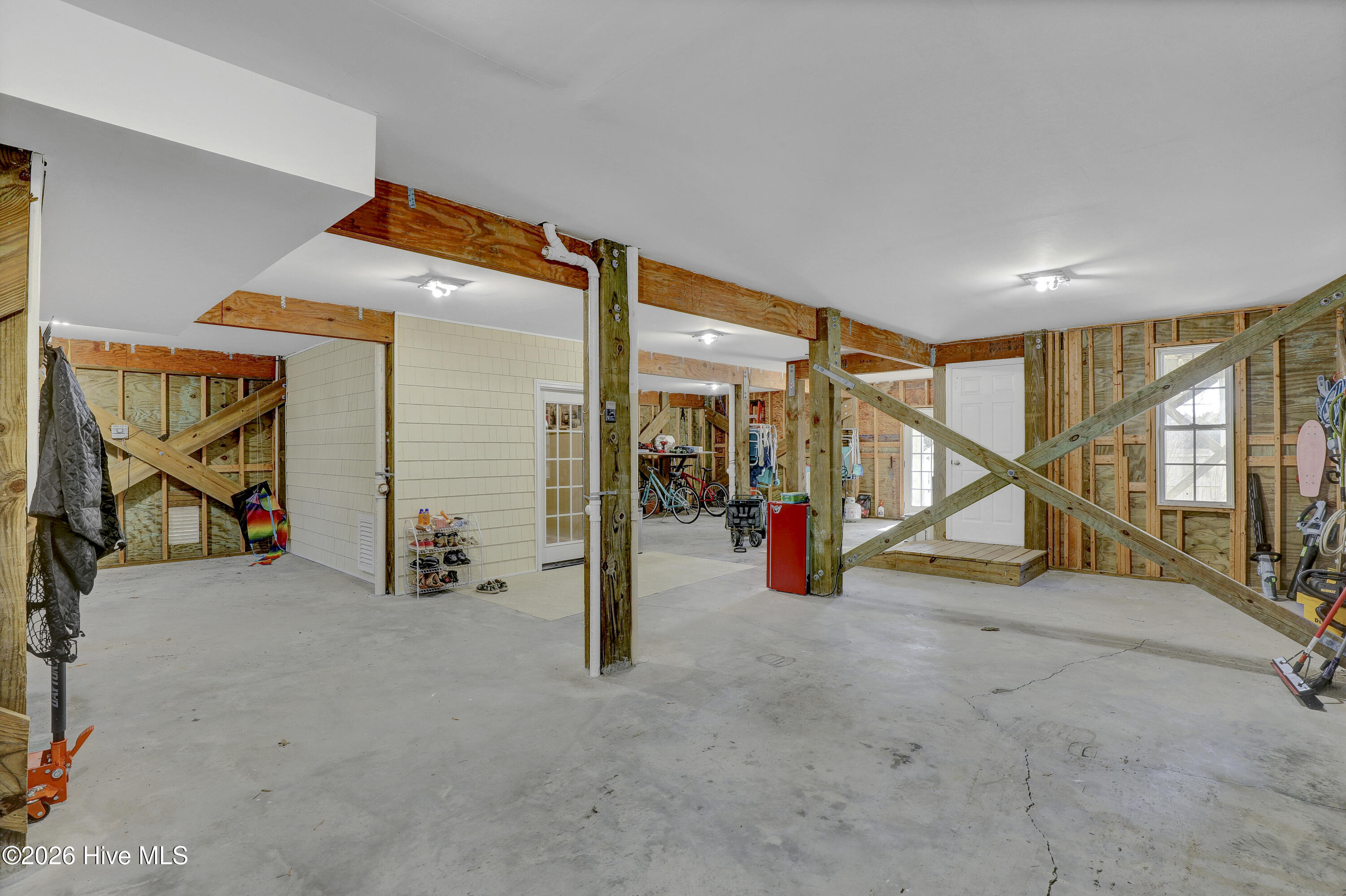 100559155 | Photo 51