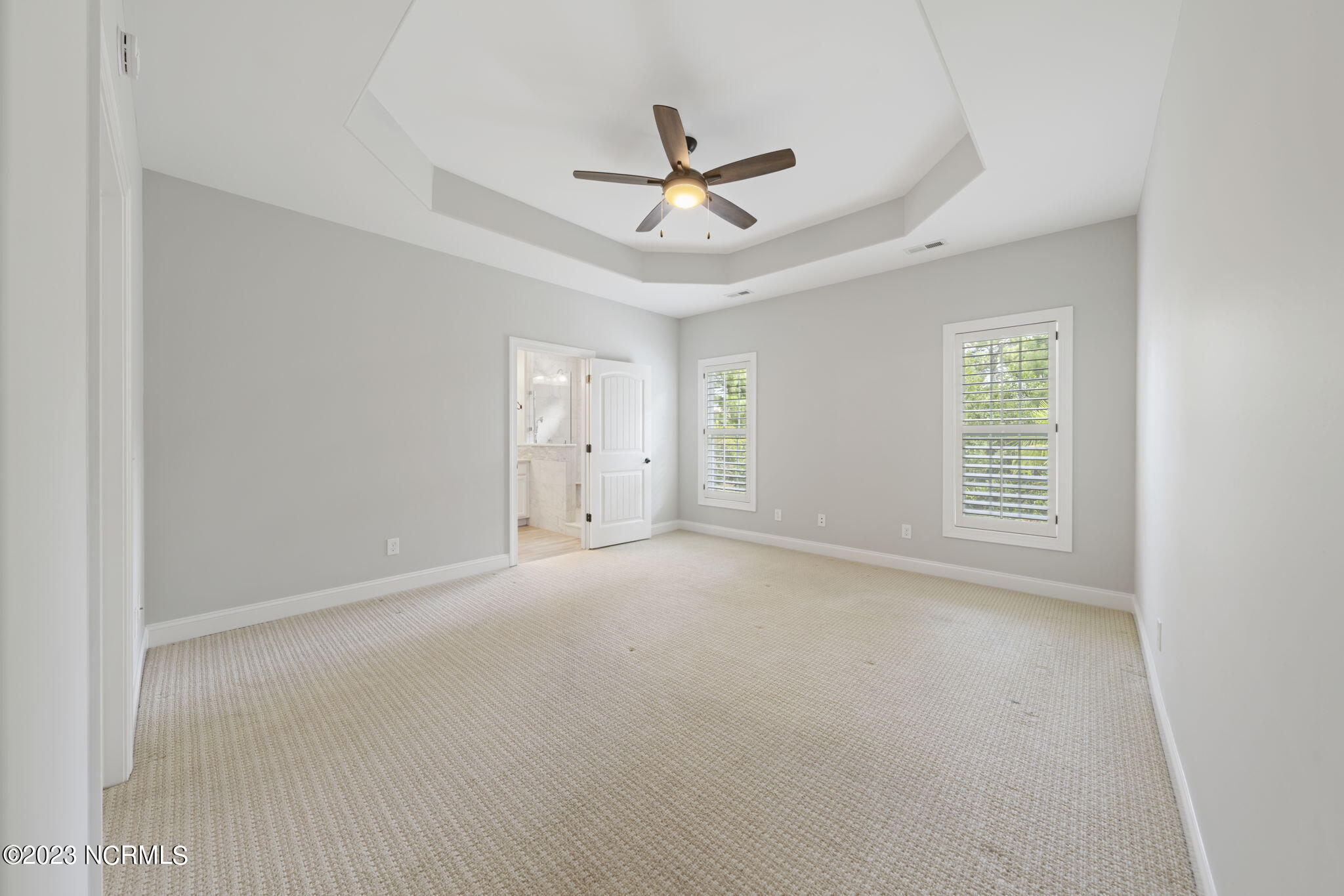 100553667 | Photo 34