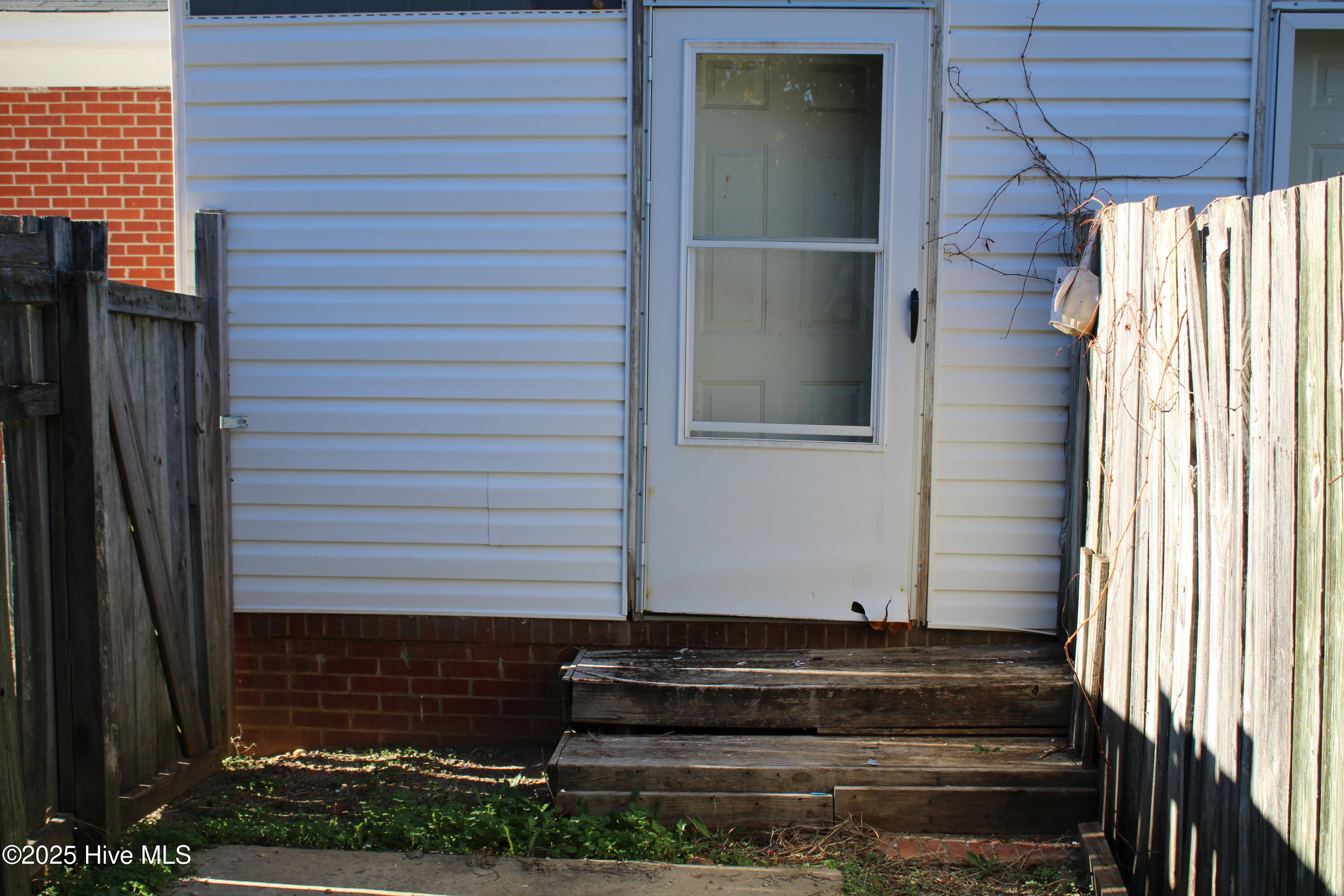 Homes for sale in Kenly, NC | 398 N Englewood Dr, Kenly, NC 27542 | MLS# 100541963