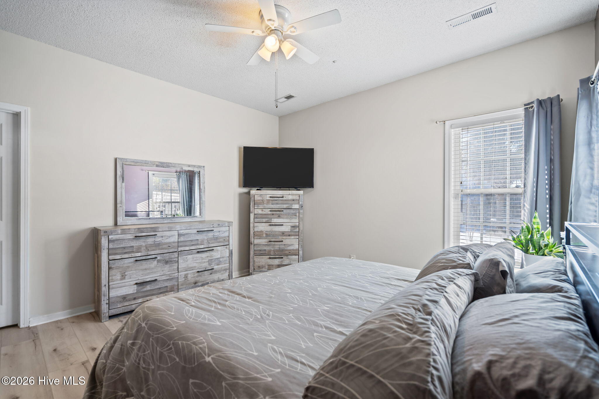 100552857 | Photo 18