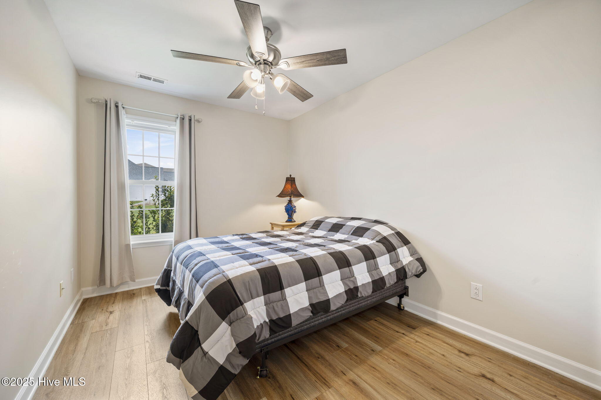 100523425 | Photo 30