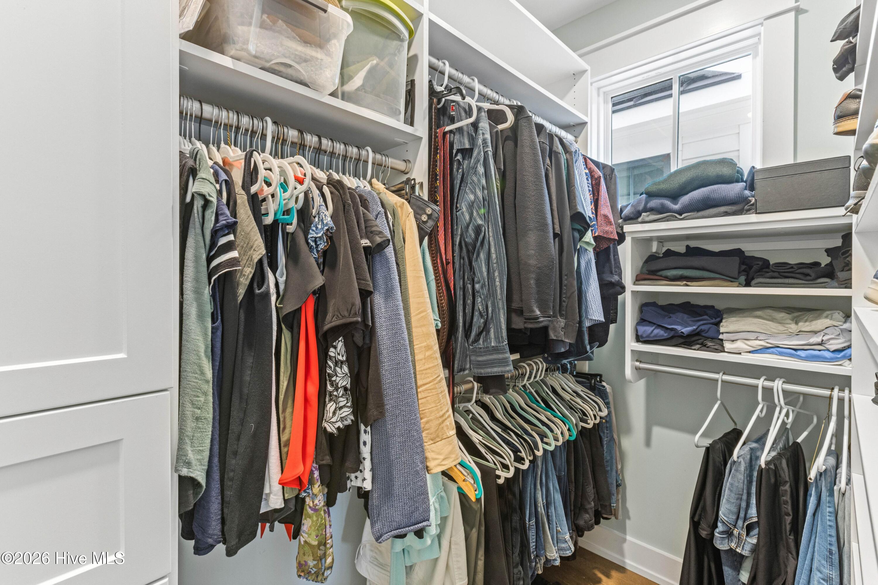 100556500 | Photo 25