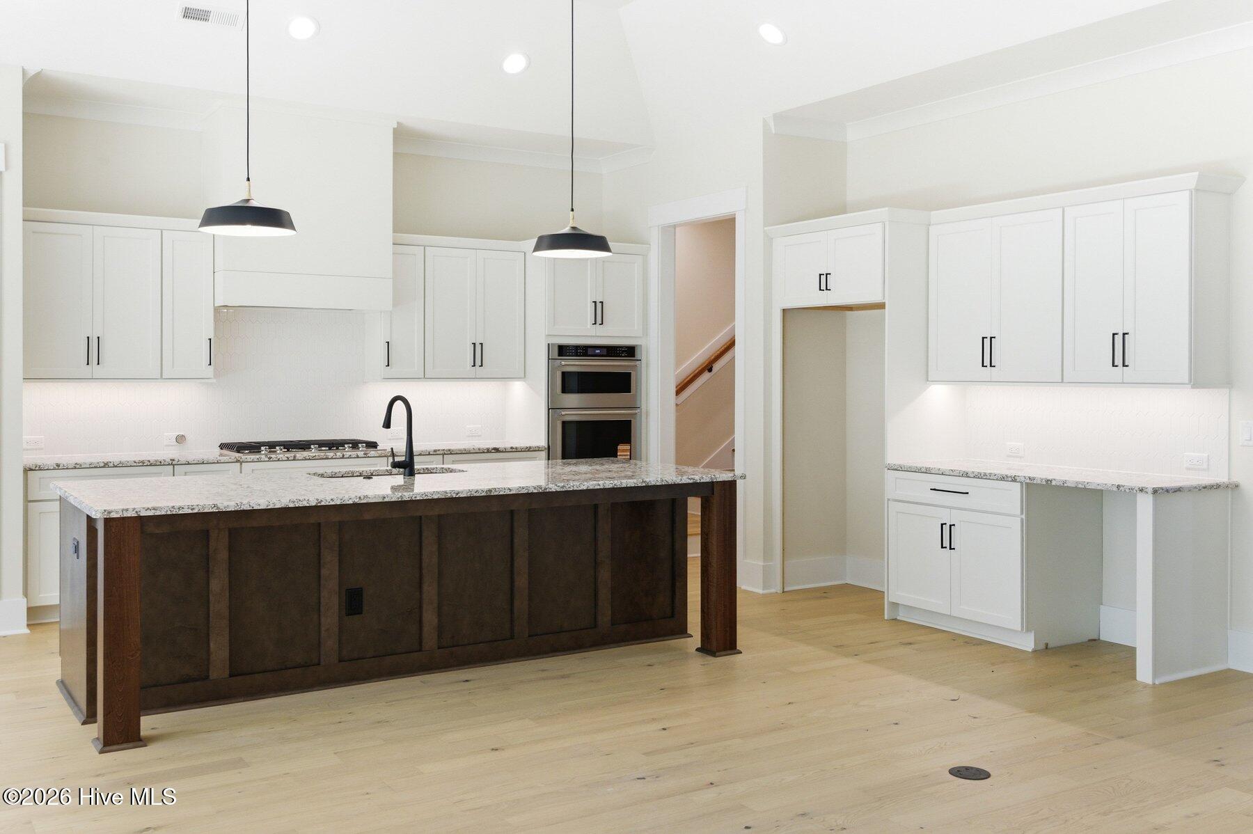 100541579 | Photo 16