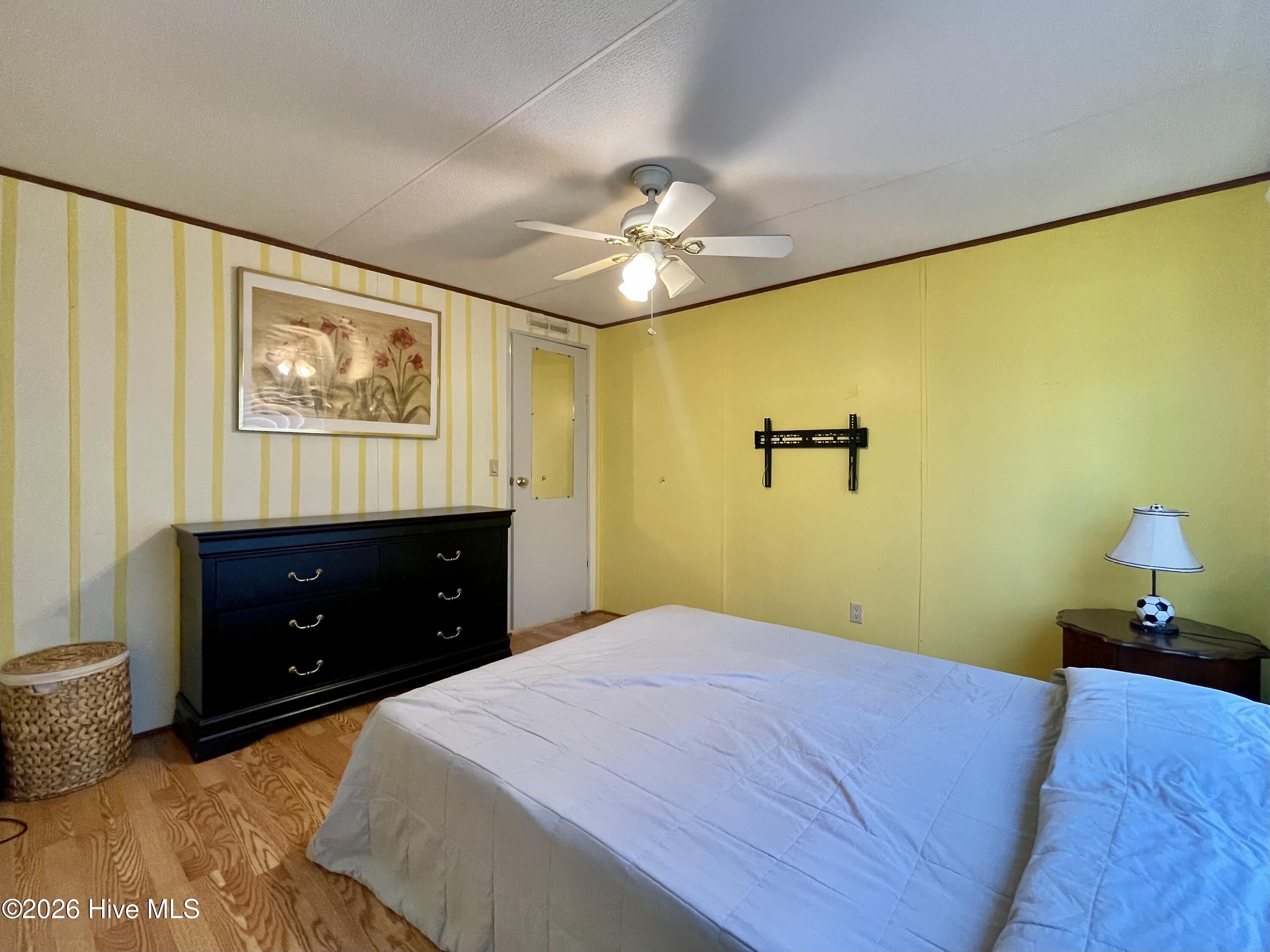 100569888 | Photo 30