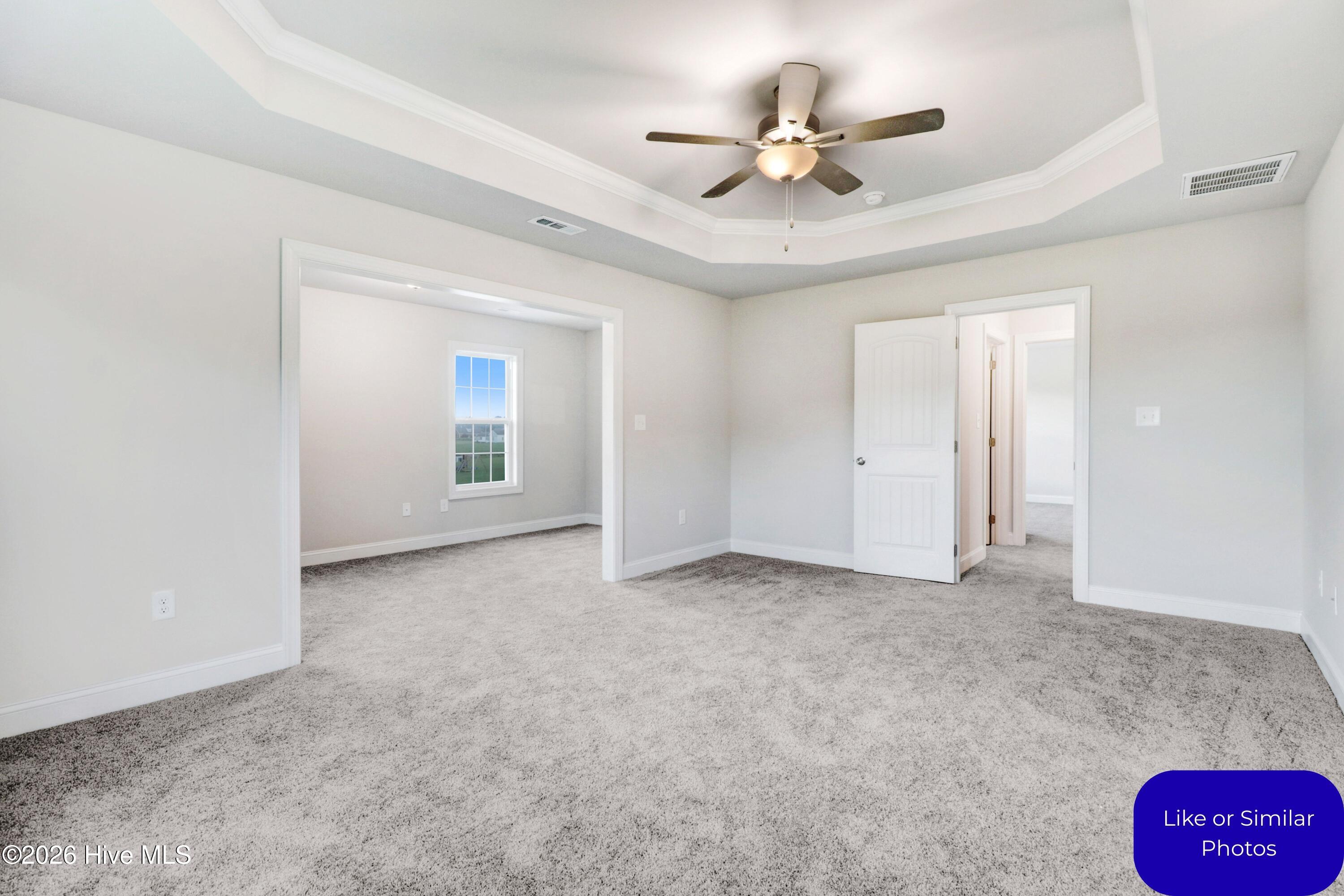 100570215 | Photo 24