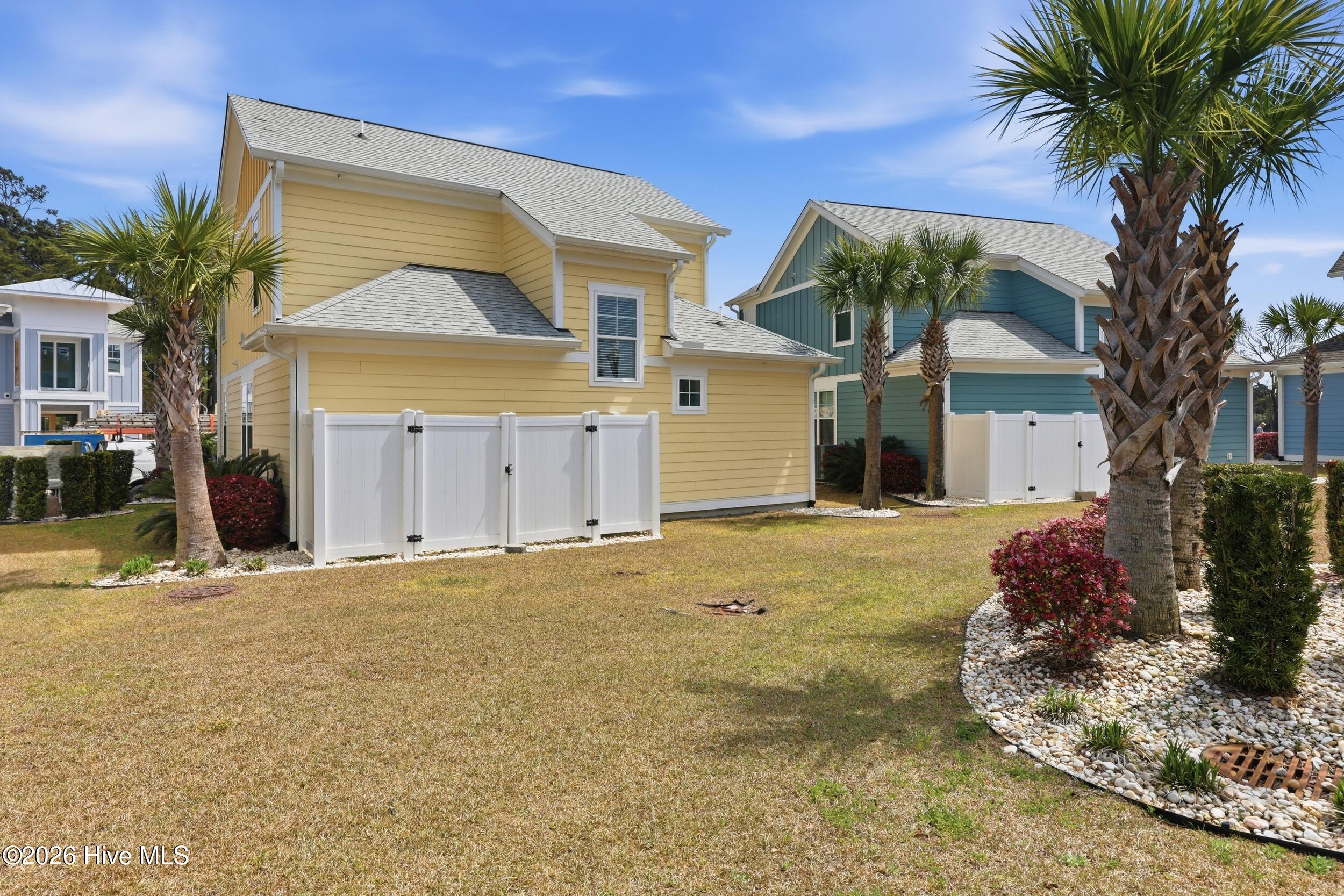 100564588 | Photo 23