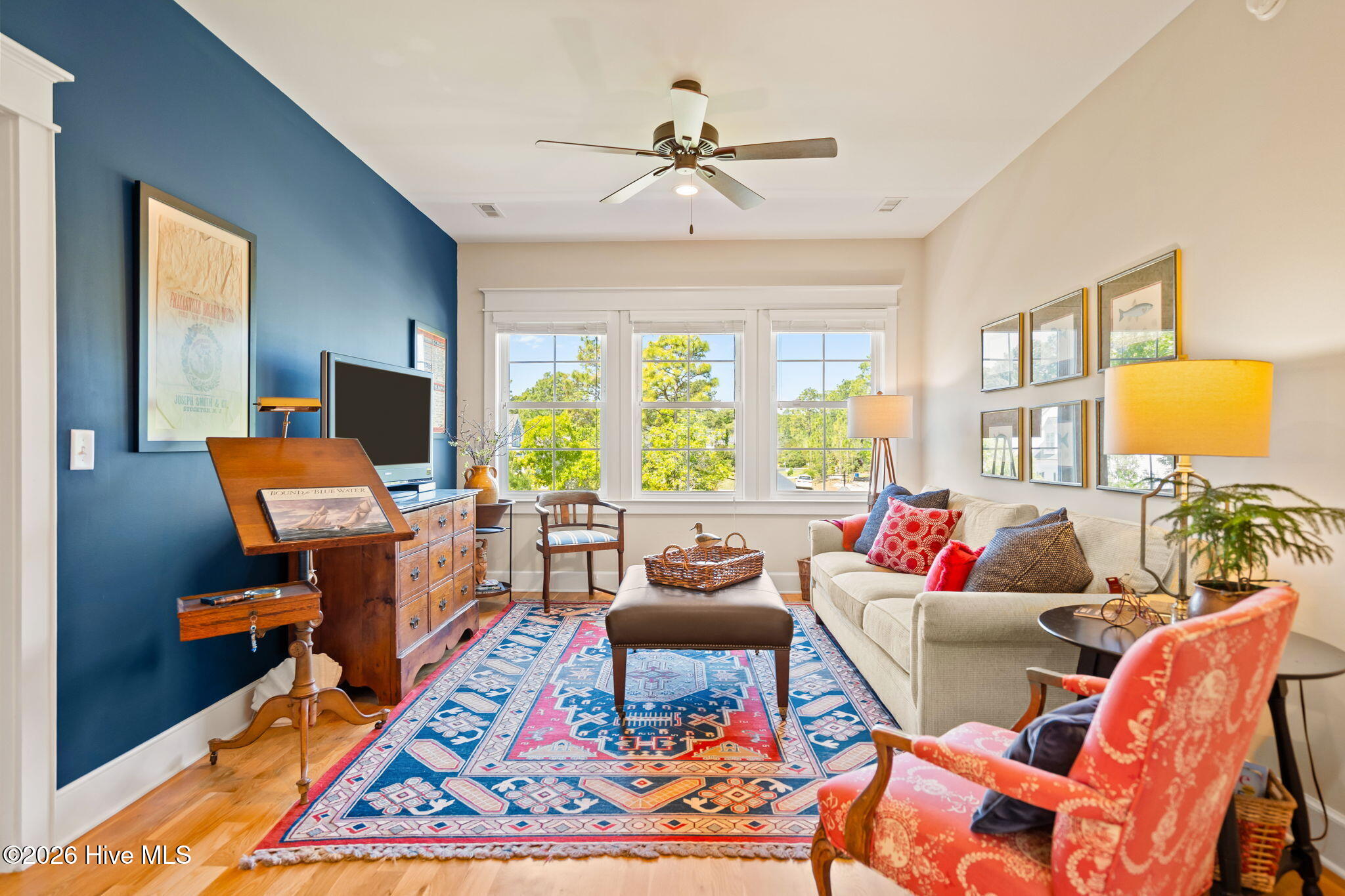 100567886 | Photo 46