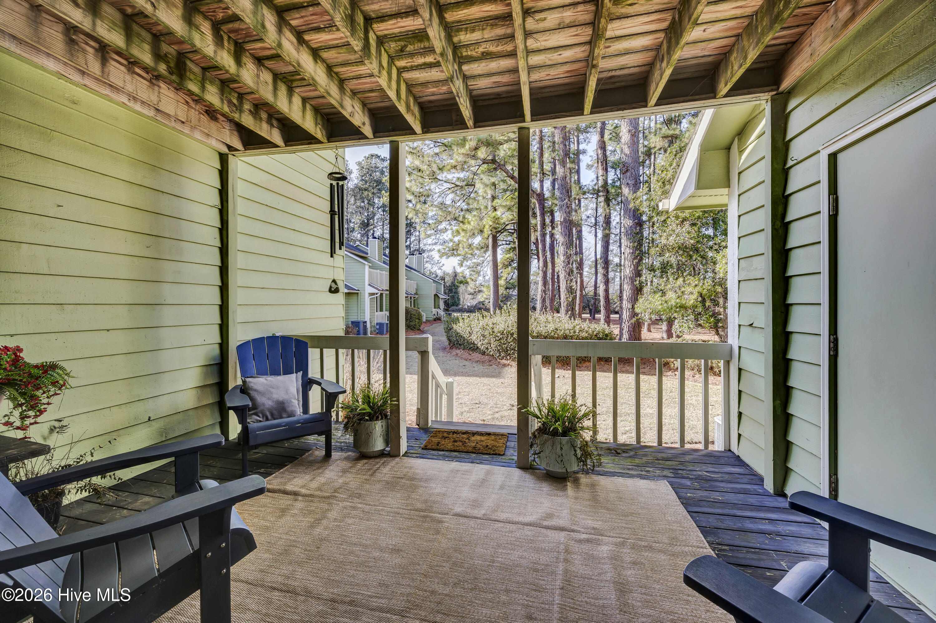 100550839 | Photo 51