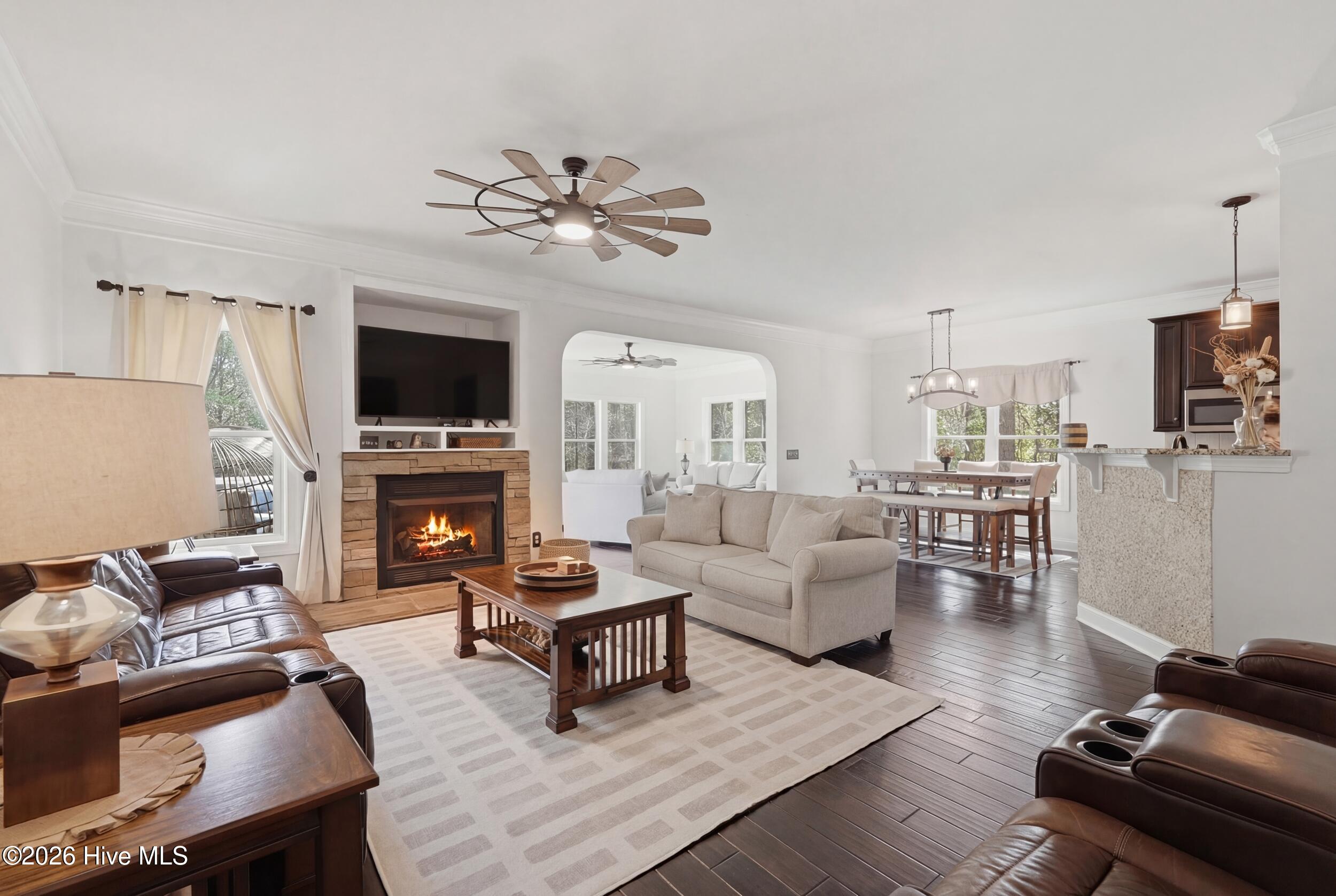 100551970 | Photo 31