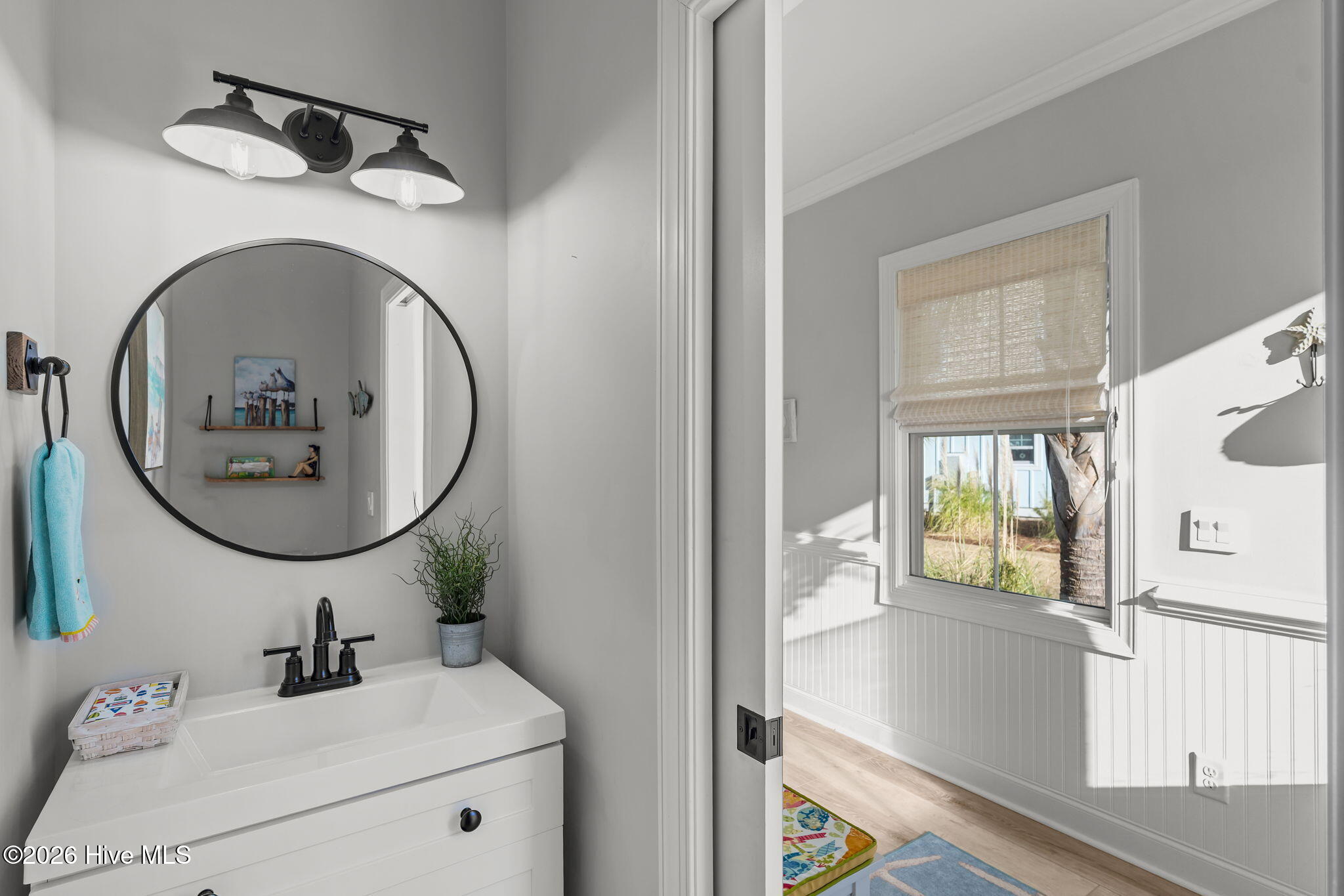 100547580 | Photo 22