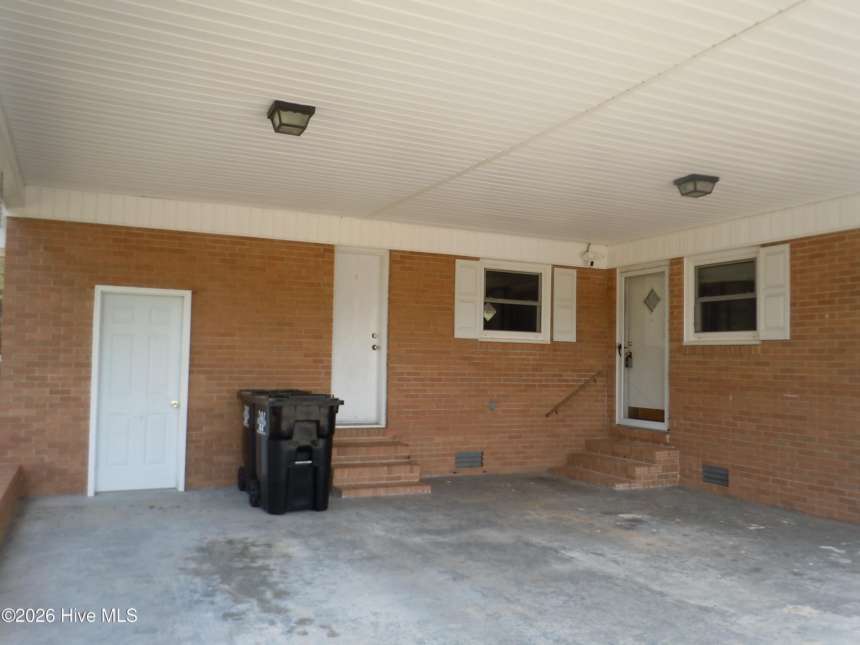 100565752 | Photo 38