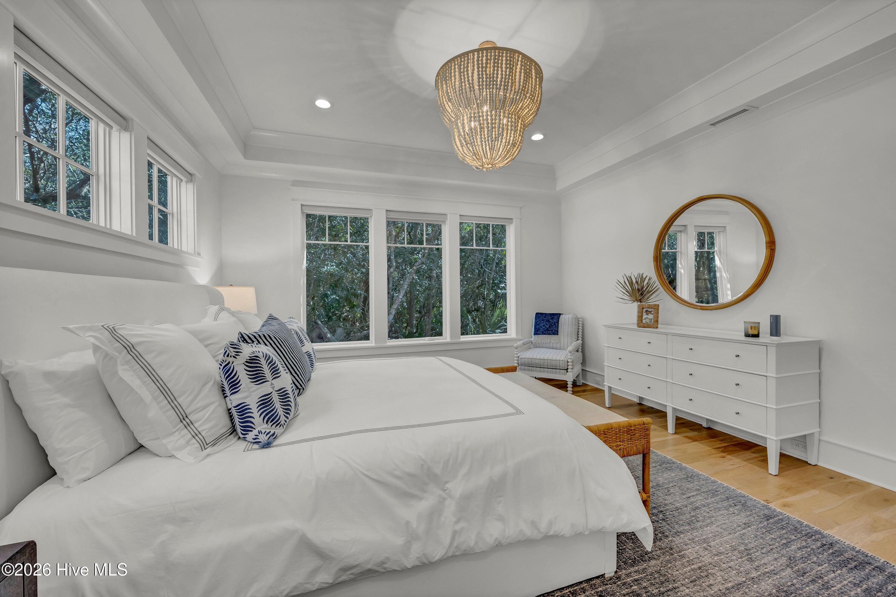 100567930 | Photo 26