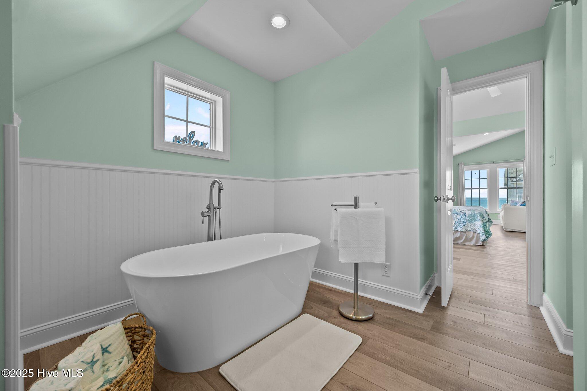 100514915 | Photo 32