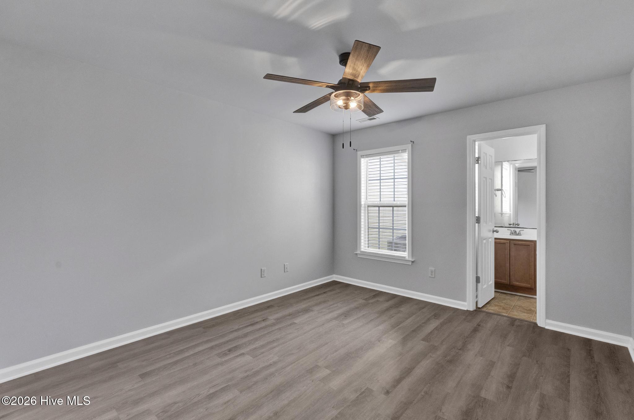 100567665 | Photo 13