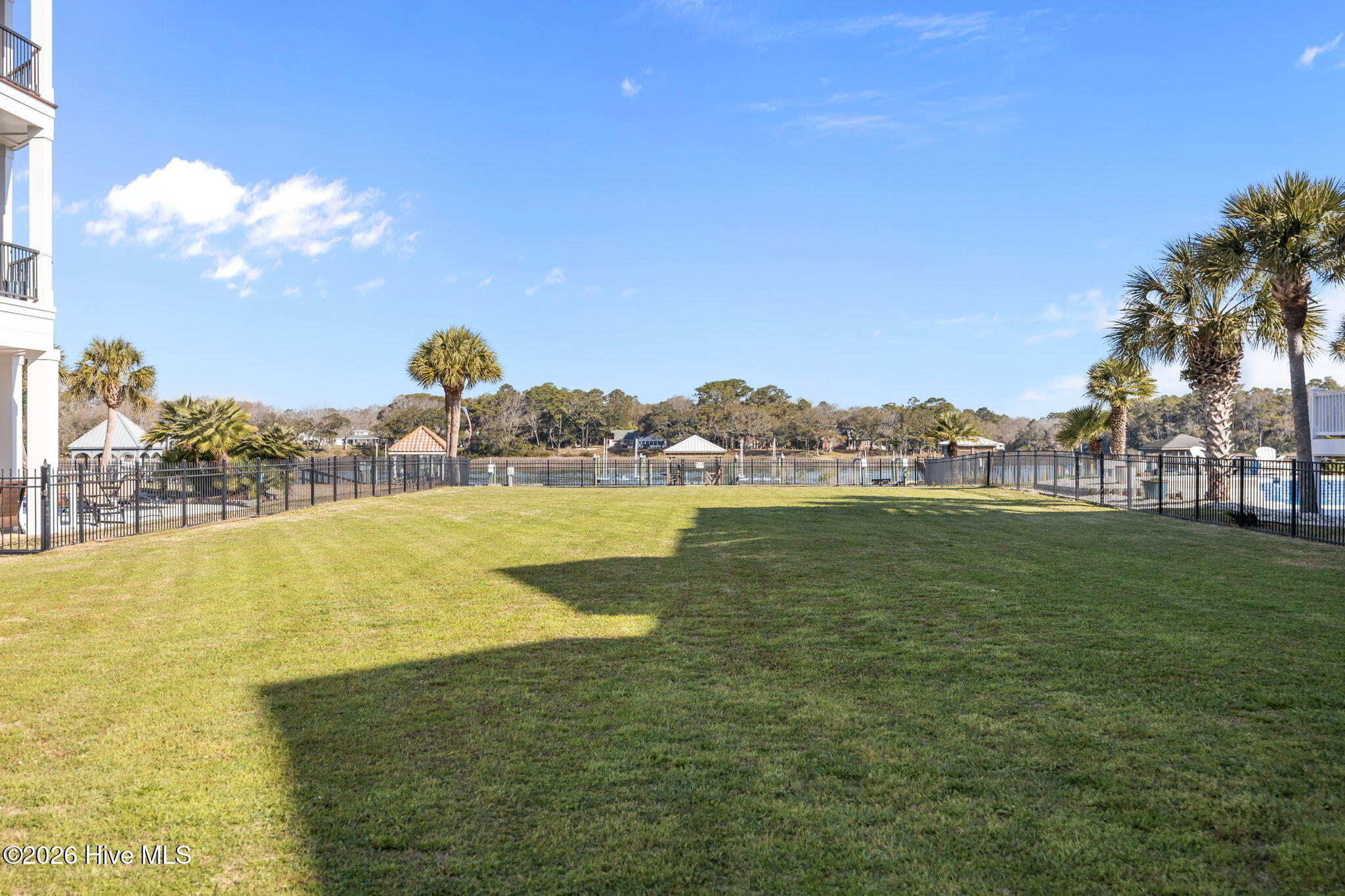 100562284 | Photo 17