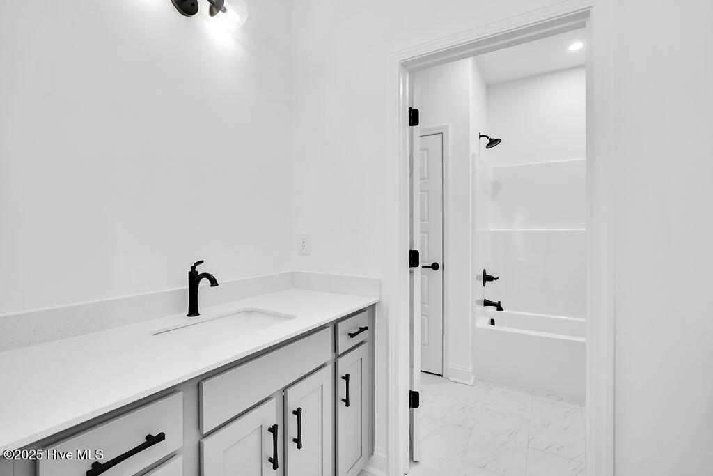 100528868 | Photo 29