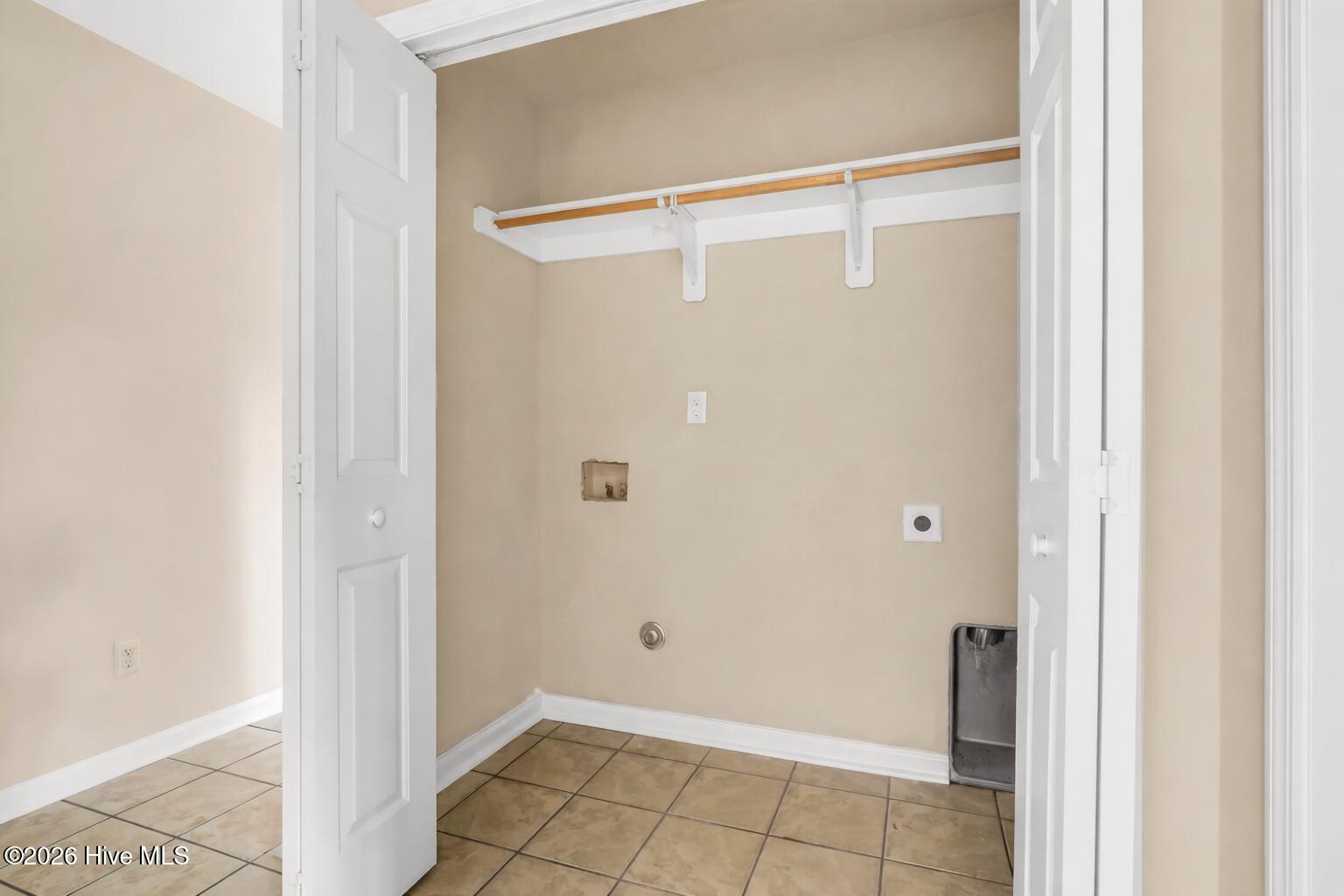 100550999 | Photo 16