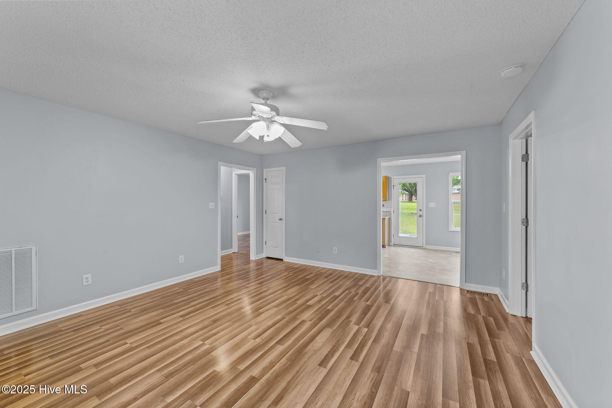 19-web-or-mls-VB4A1834