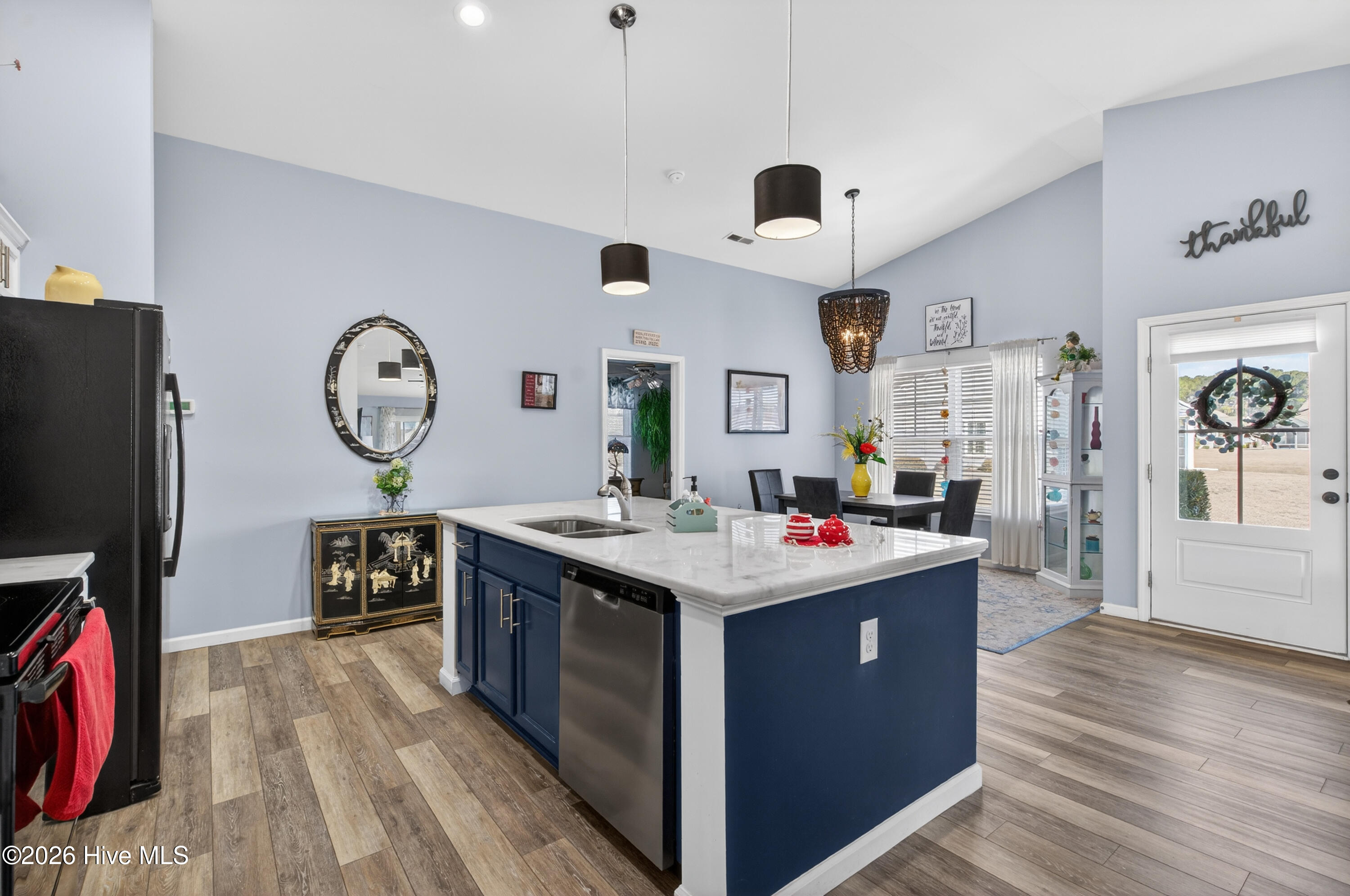 100557336 | Photo 15