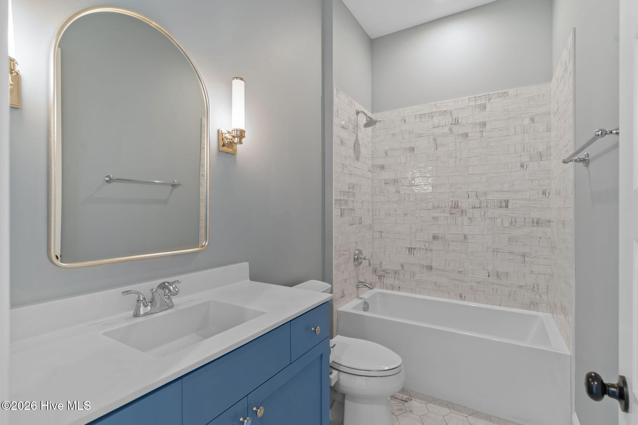 100568555 | Photo 25