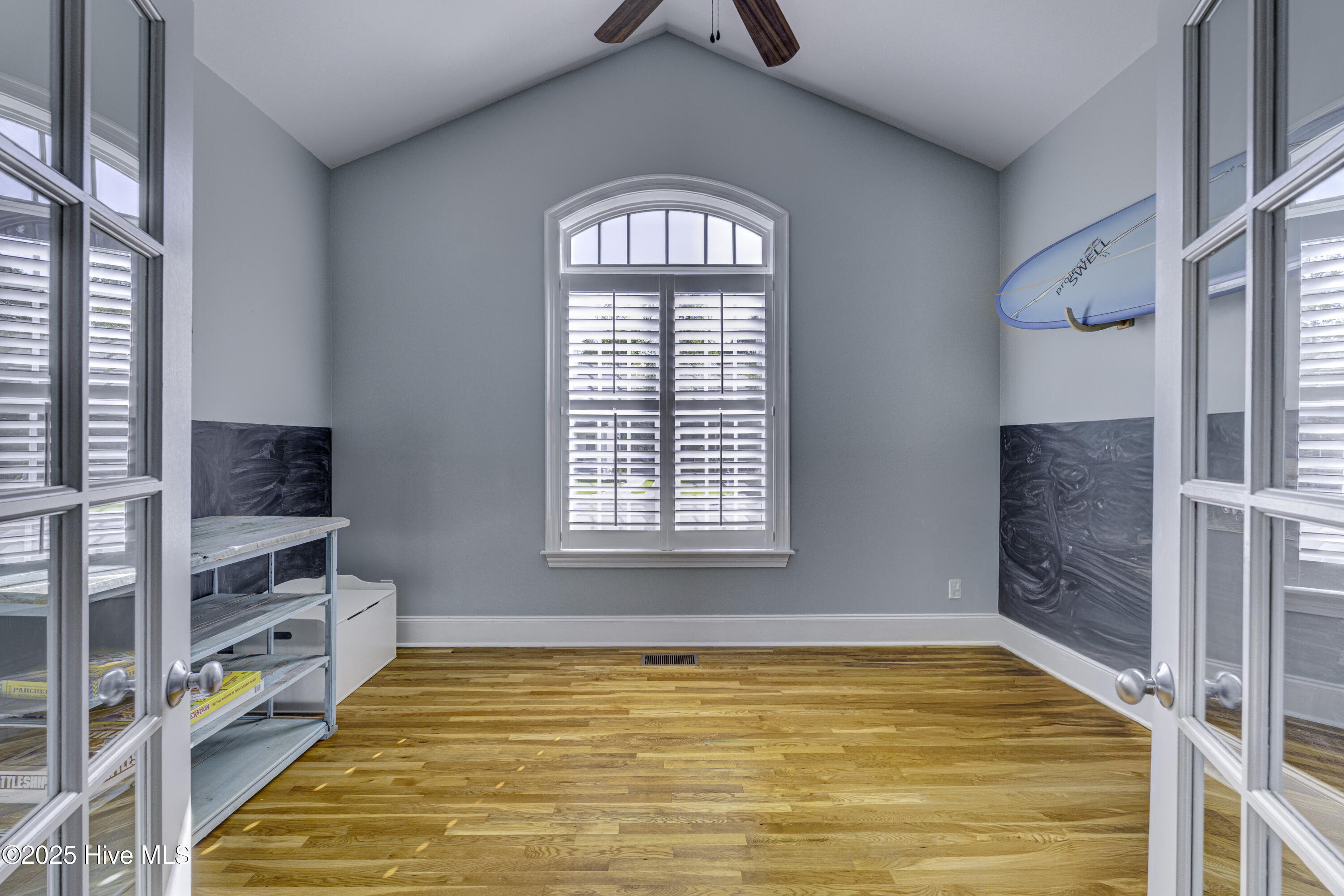 100535158 | Photo 33