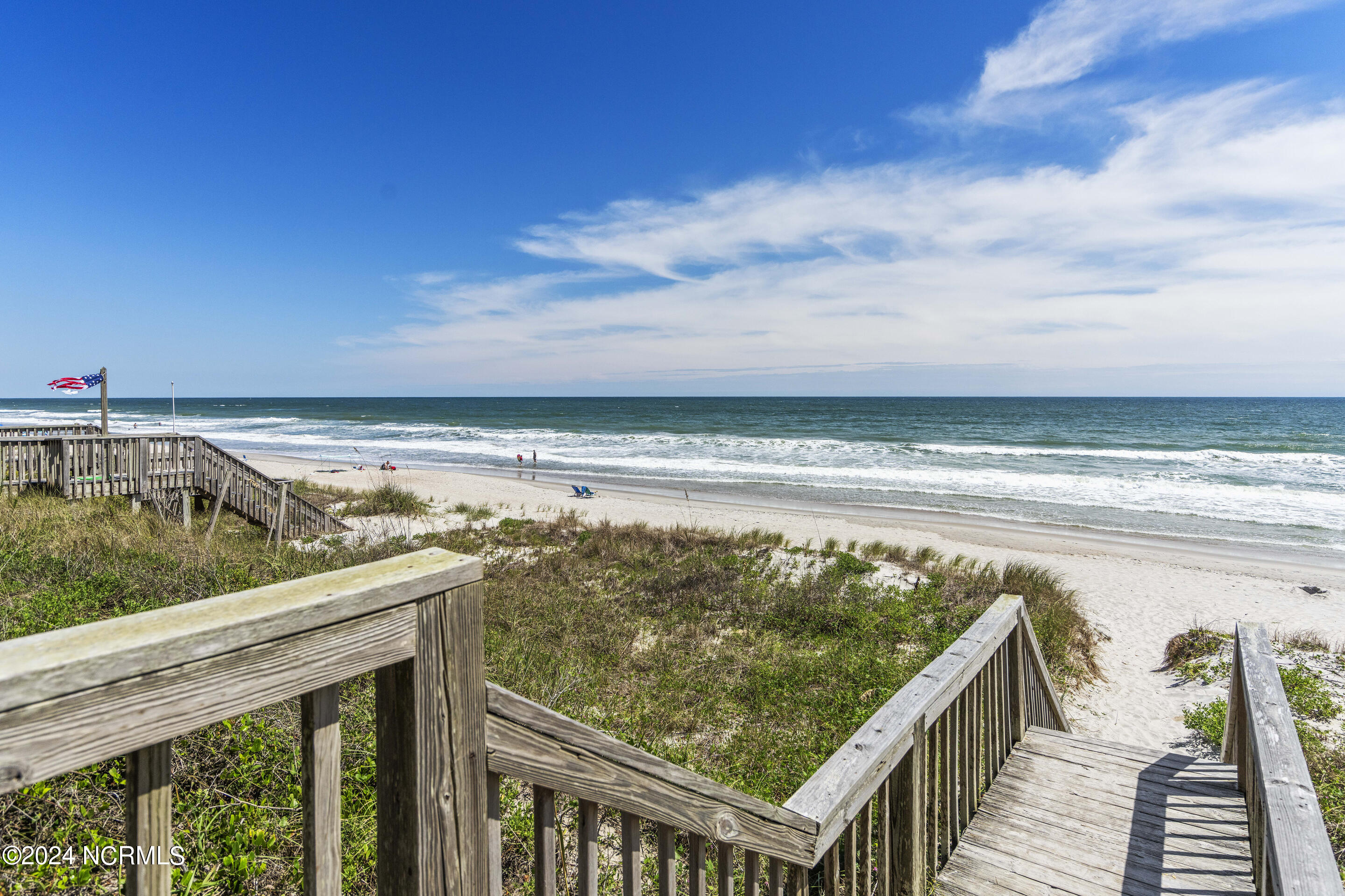 100465735 | Photo 17